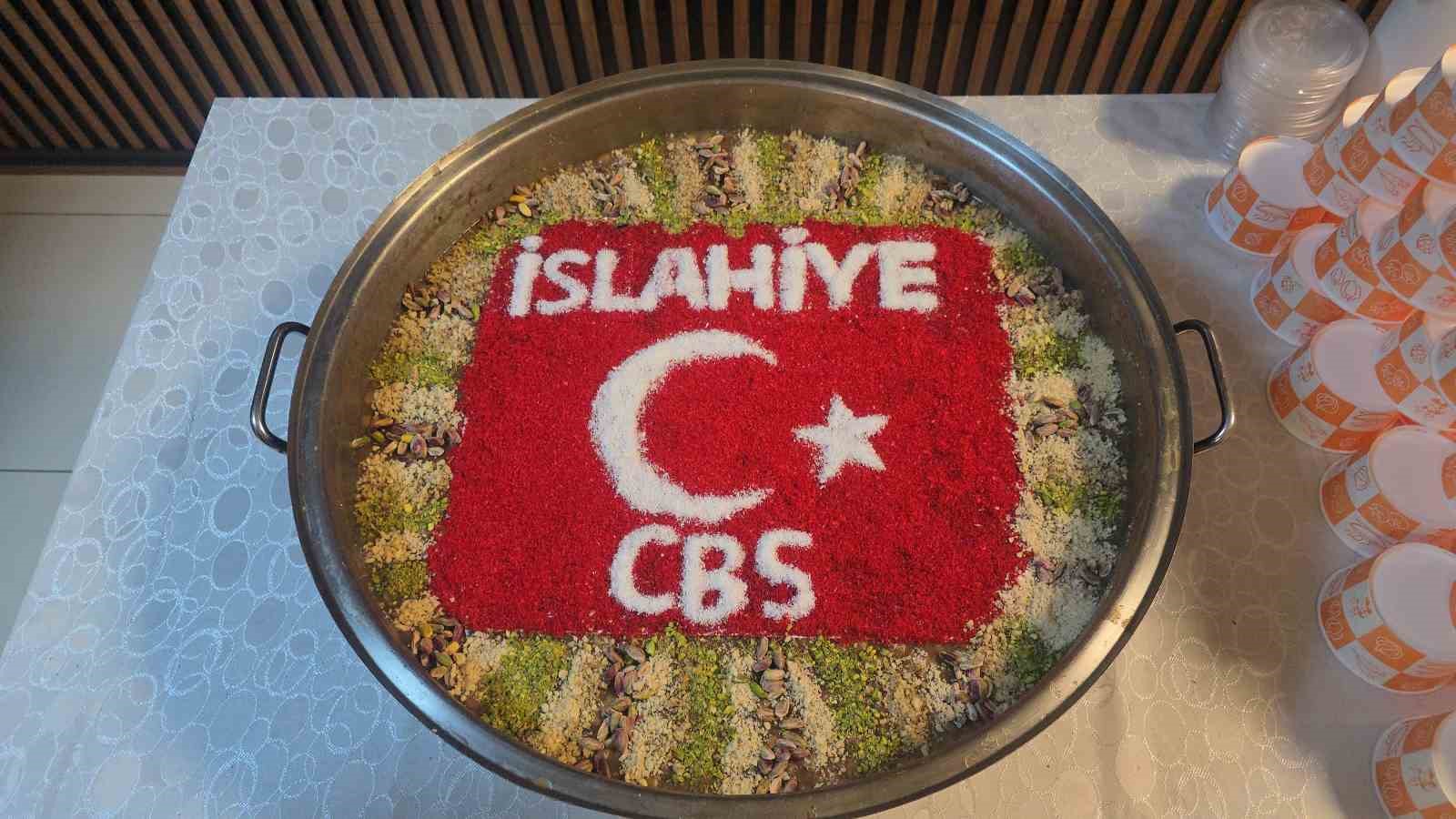 İslahiye Cumhuriyet Başsavcısından çalışanlara aşure ikramı