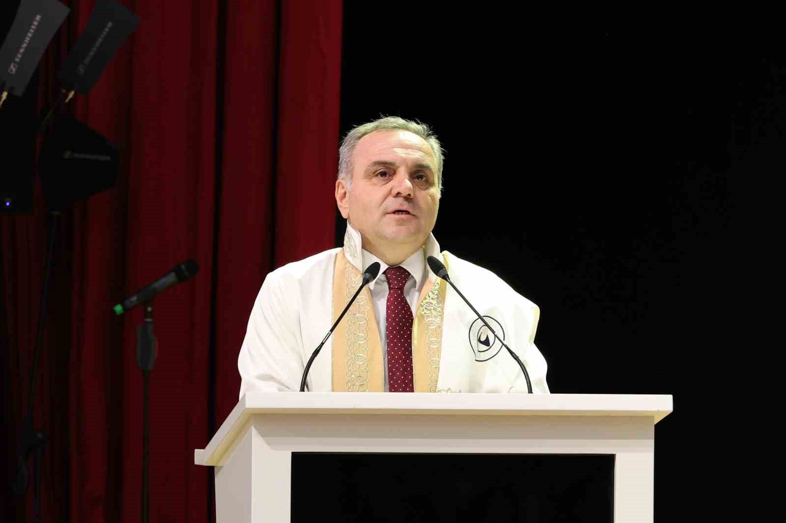 ERÜ Sağlık Bilimleri Fakültesi’nden 295 öğrenci mezun oldu
