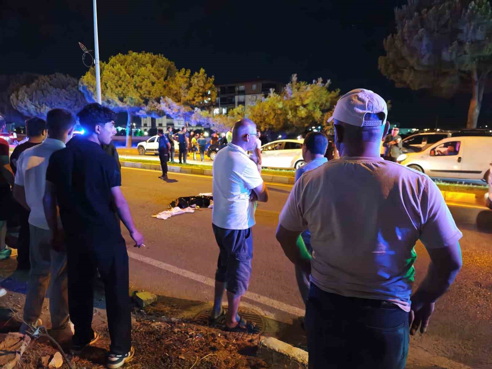 Yolun karşısına ge&ccedil;meye &ccedil;alışırken hayatını kaybetti
