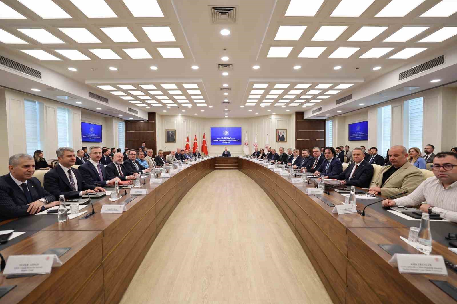 Ulusal İş Sağlığı ve G&uuml;venliği Konseyi, Bakan Işıkhan başkanlığında toplandı
