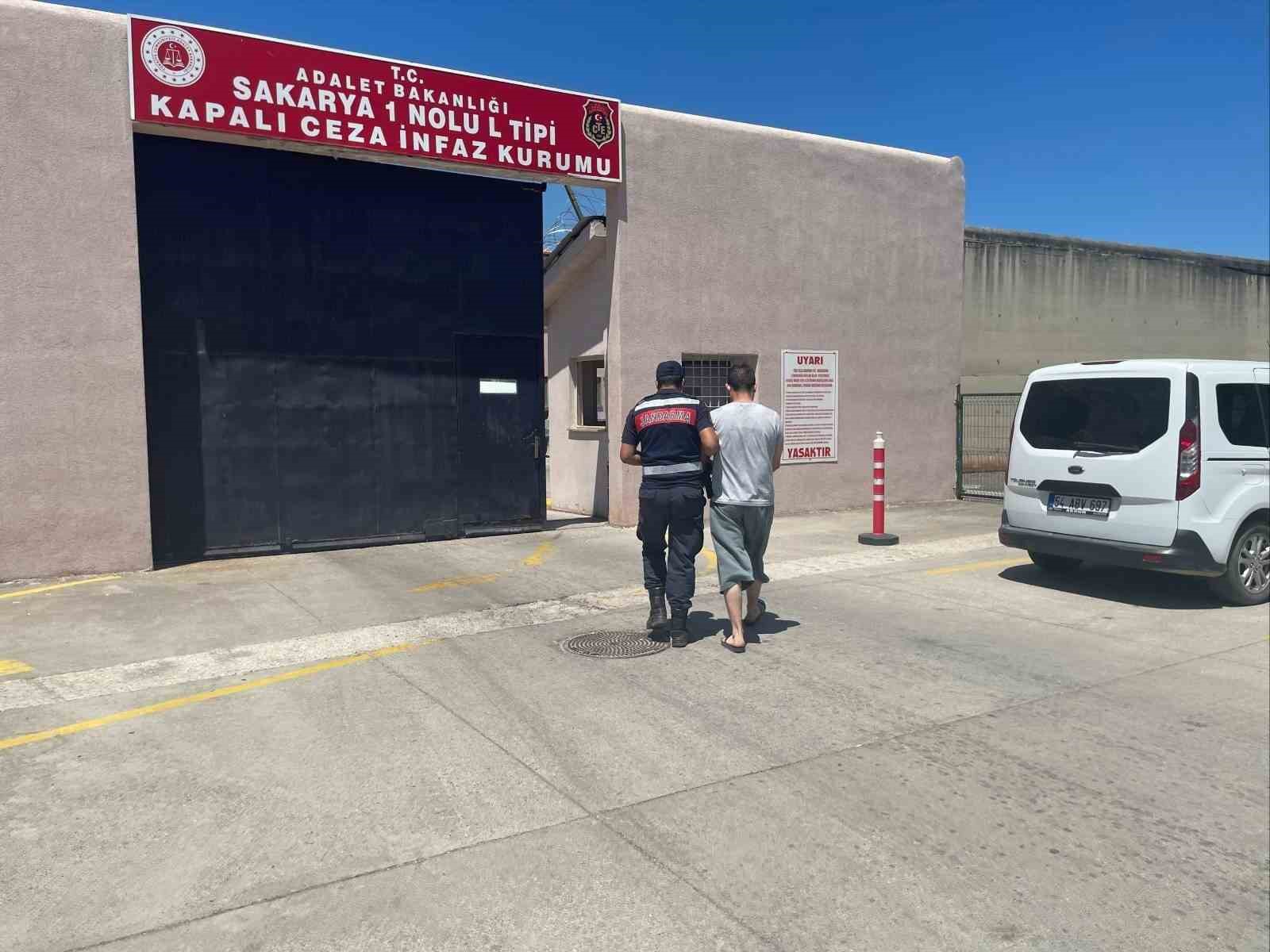 Jandarmadan iki ilçede uyuşturucu operasyonu: 2 tutuklama