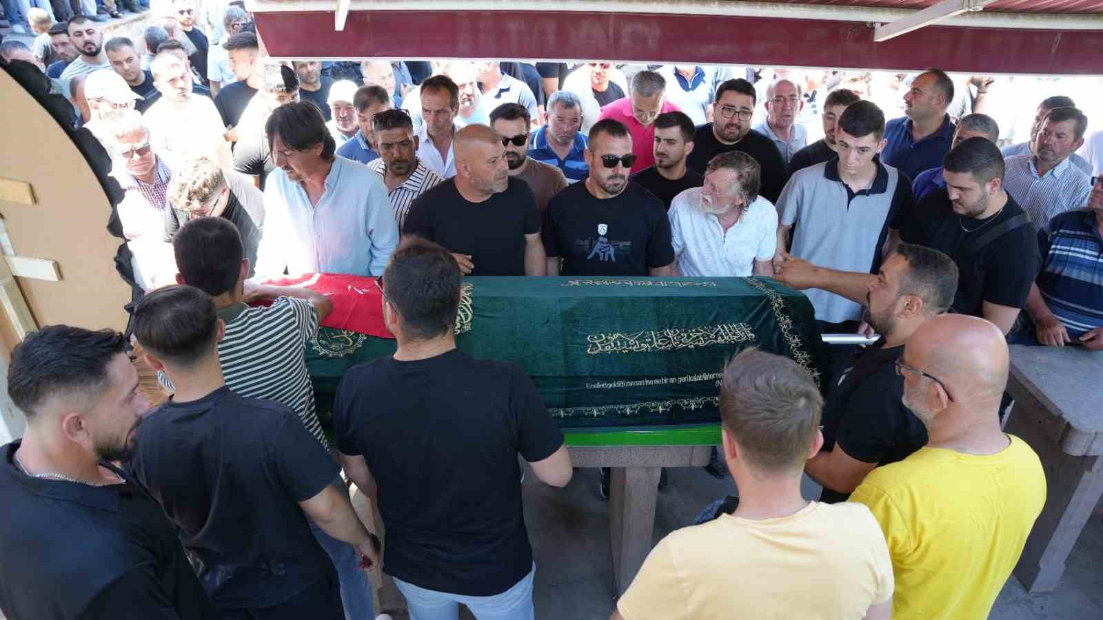 Sındırgılı güreşçi Burak Bozkurt gözyaşları ile uğurlandı