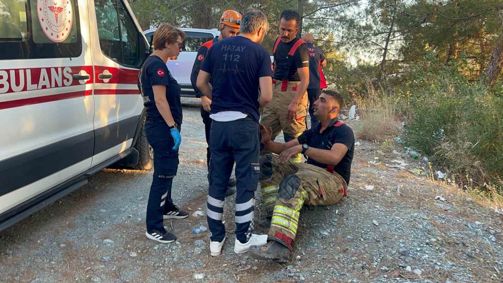 Yangına müdahale sırasına parmağından yaralanan itfaiye eri hastane teklifini reddetti