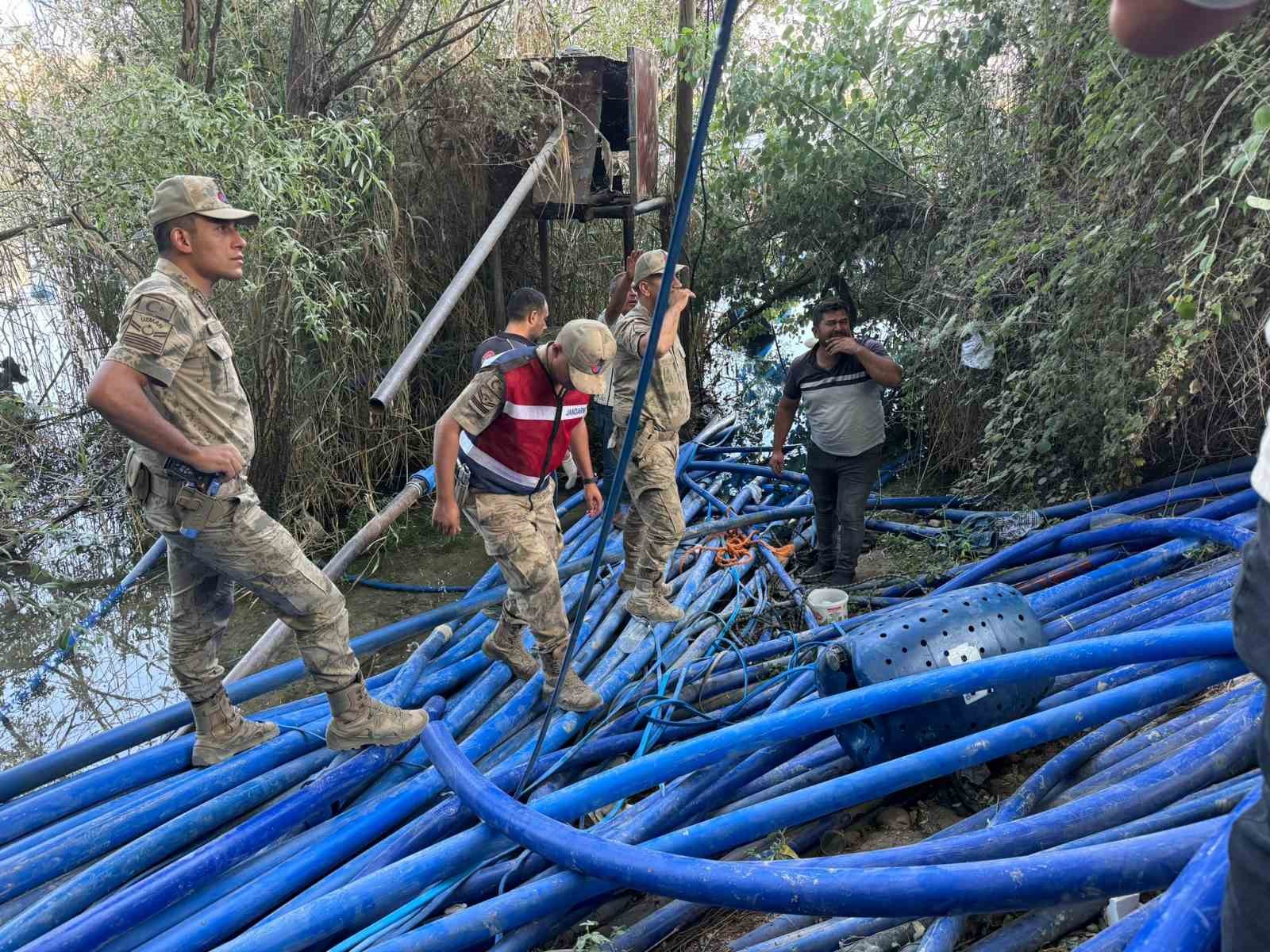 Su dinamosunu tamir için girdiği nehirde elektrik akımına kapıldı