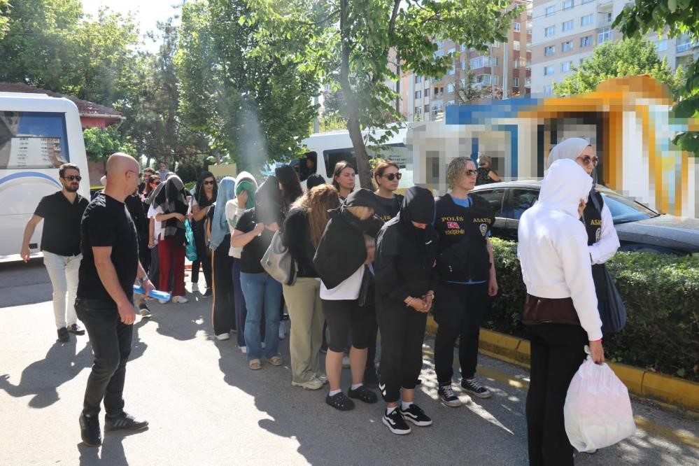 Eskişehir’de fuhuş operasyonu: 11 kişi tutuklandı