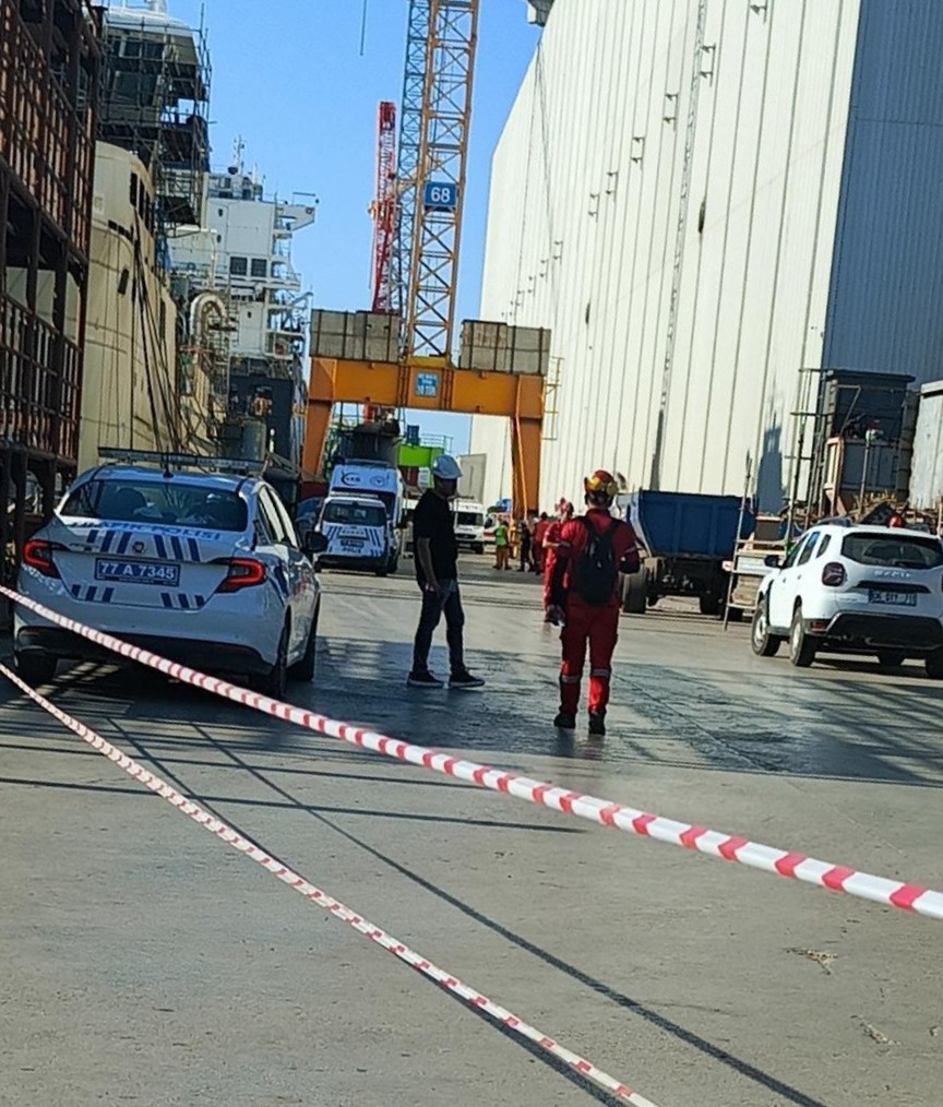 Yalova’da tersanede üzerine vinç düşen işçi hayatını kaybetti