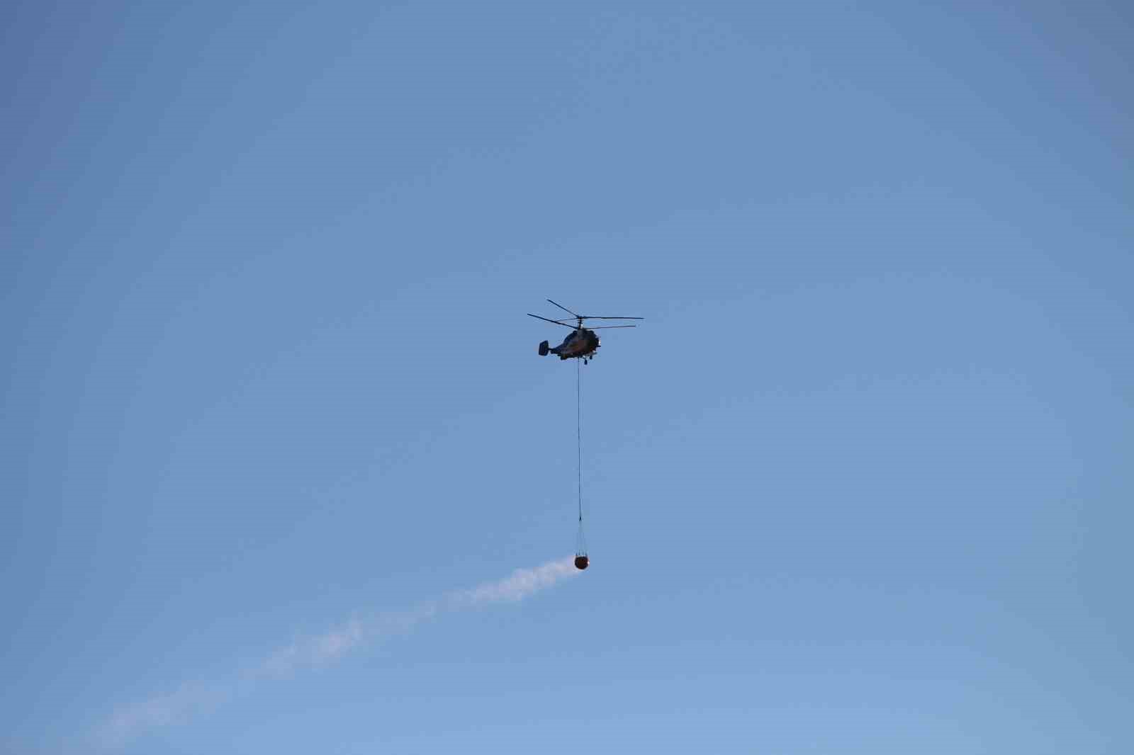 Hatay’da orman yangınına havadan müdahale yeniden başladı