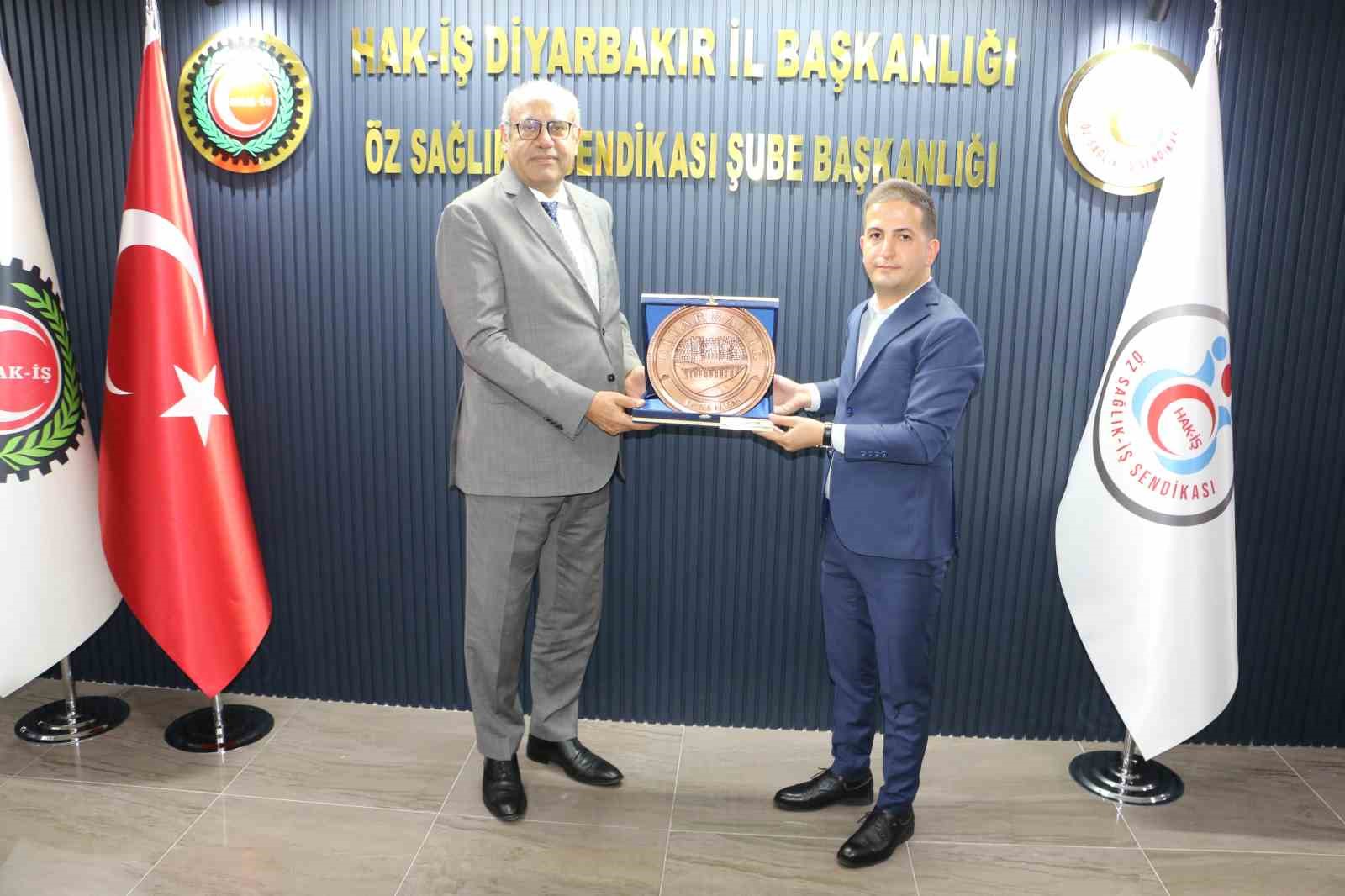 ILO Trkiye Ofisi Direktr Hassan, HAK- Diyarbakr l Bakan Akzm ile grt

