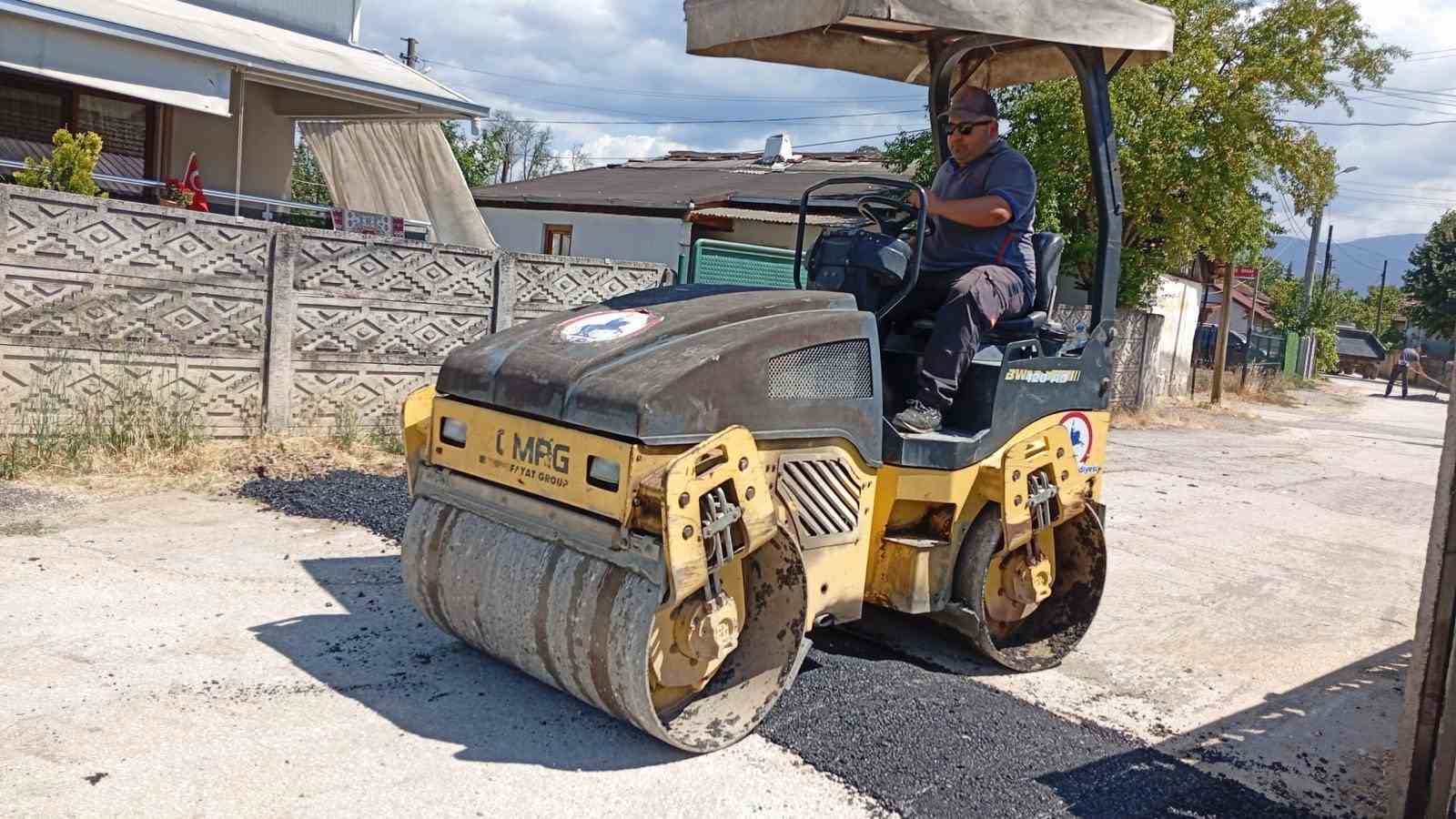 Kaldırım düzenlemeleri devam ediyor