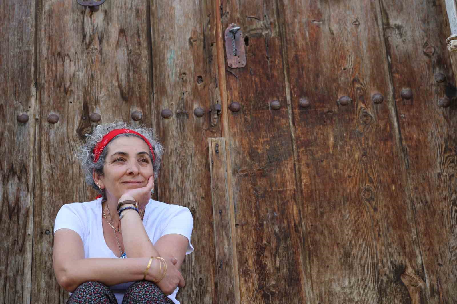 Elazığ&rsquo;daki &rsquo;Kırk kapılı konak&rsquo; tarihe ışık tutmaya devam ediyor
