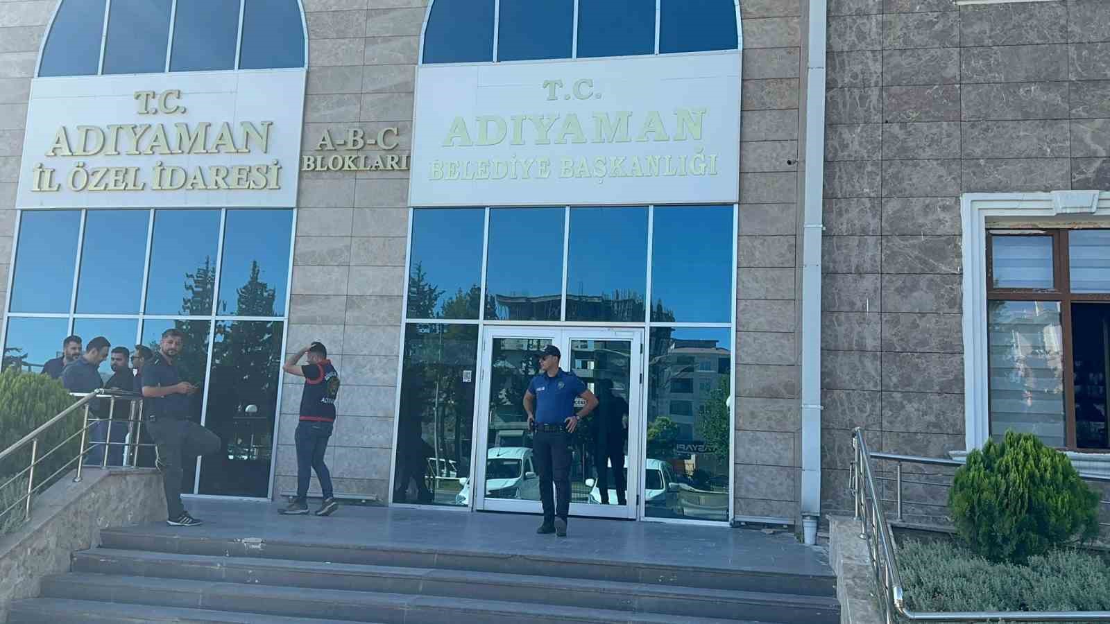 Adıyaman Belediye Başkanı Abdurrahman Tutdere gözaltına alındı