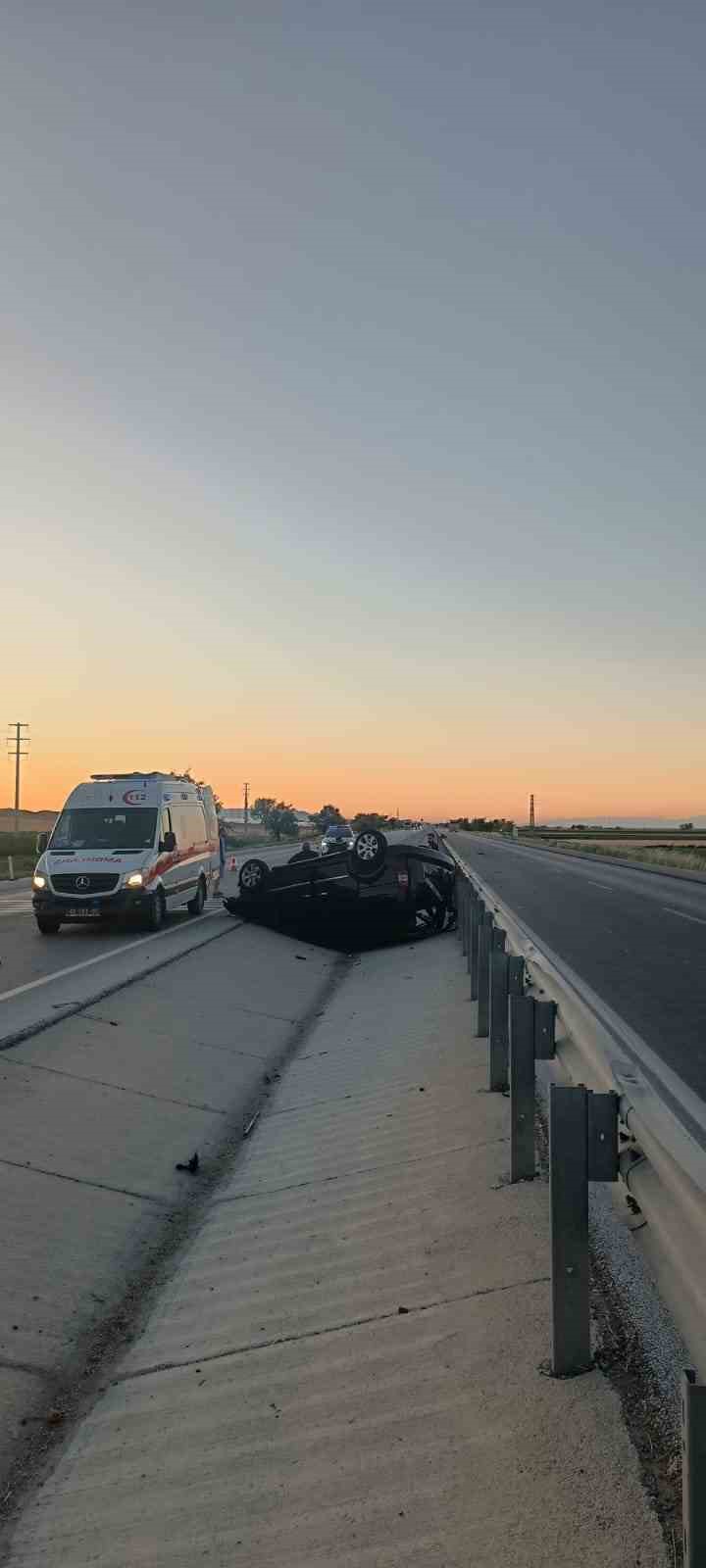 Konya’da kontrolden çıkan kamyonet devrildi: 1 ölü, 2 yaralı