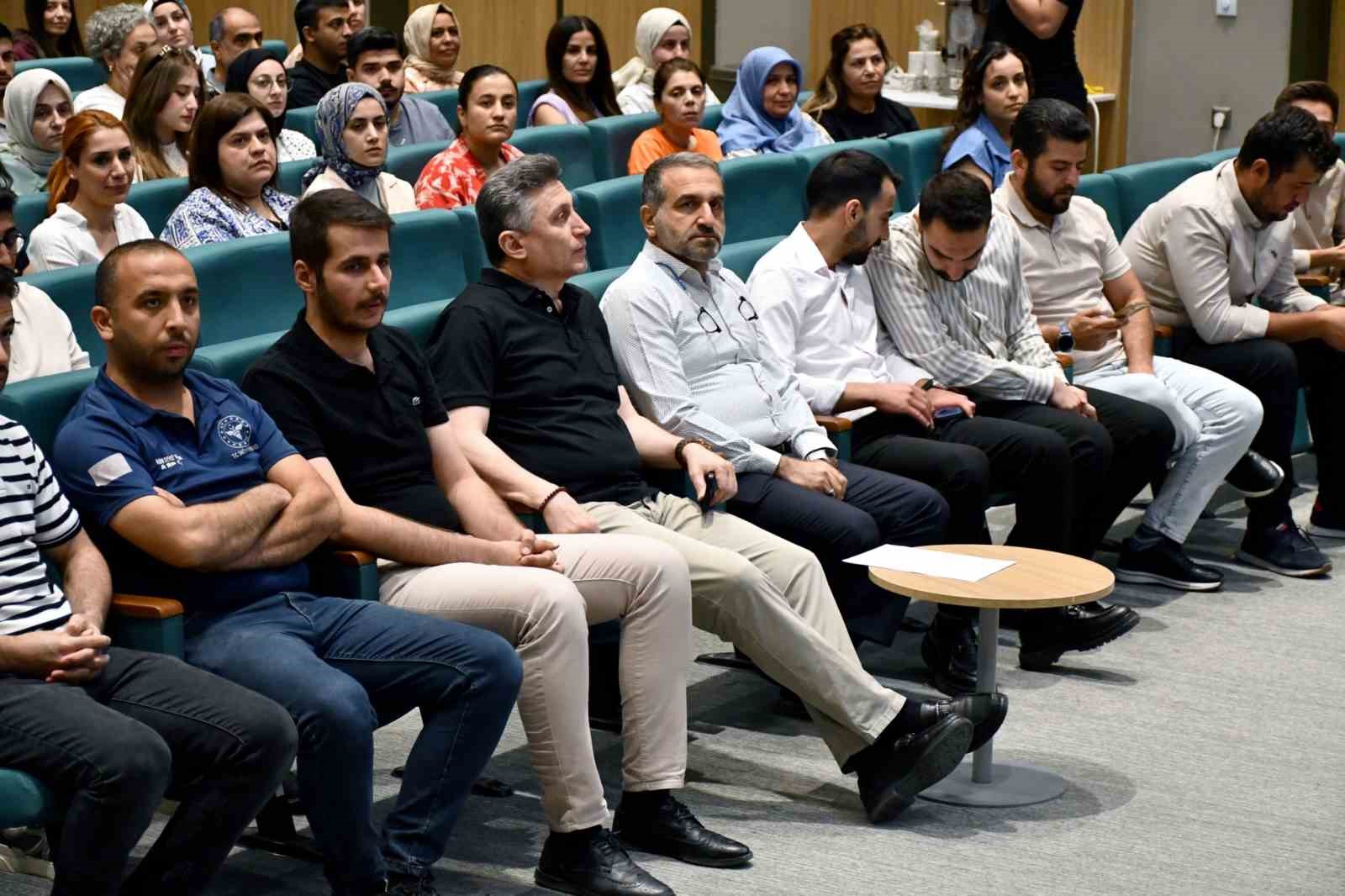 Gaziantep’te binlerce kişiye Heimlich manevrası eğitimi verildi

