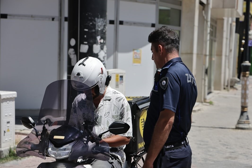 K&uuml;tahya&rsquo;da motosiklet denetimleri sıklaştırıldı
