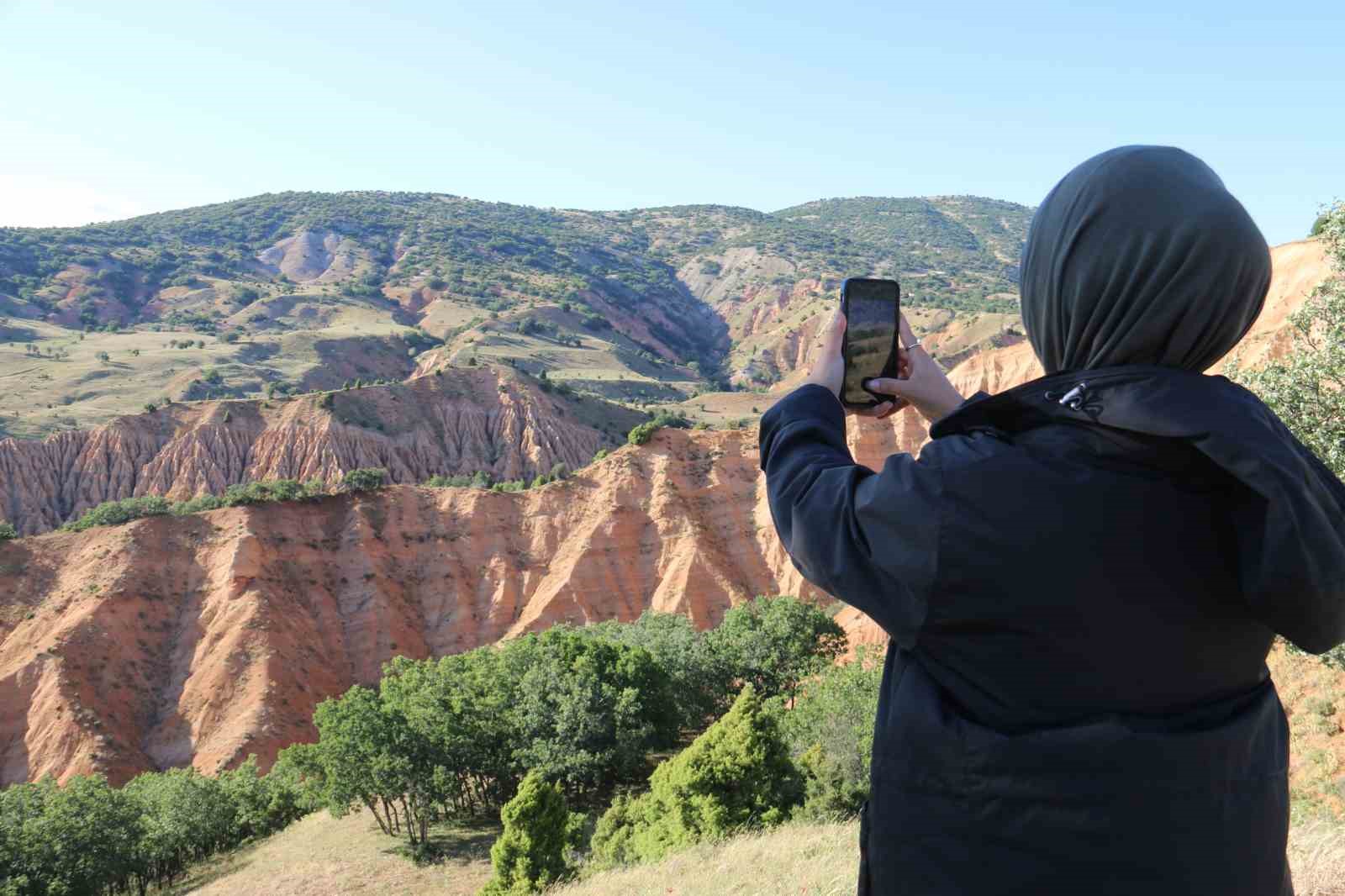 Hem ismi hem de görüntüsüyle dikkat çekiyor, ziyaretçilerine eşsiz manzara sunuyor
