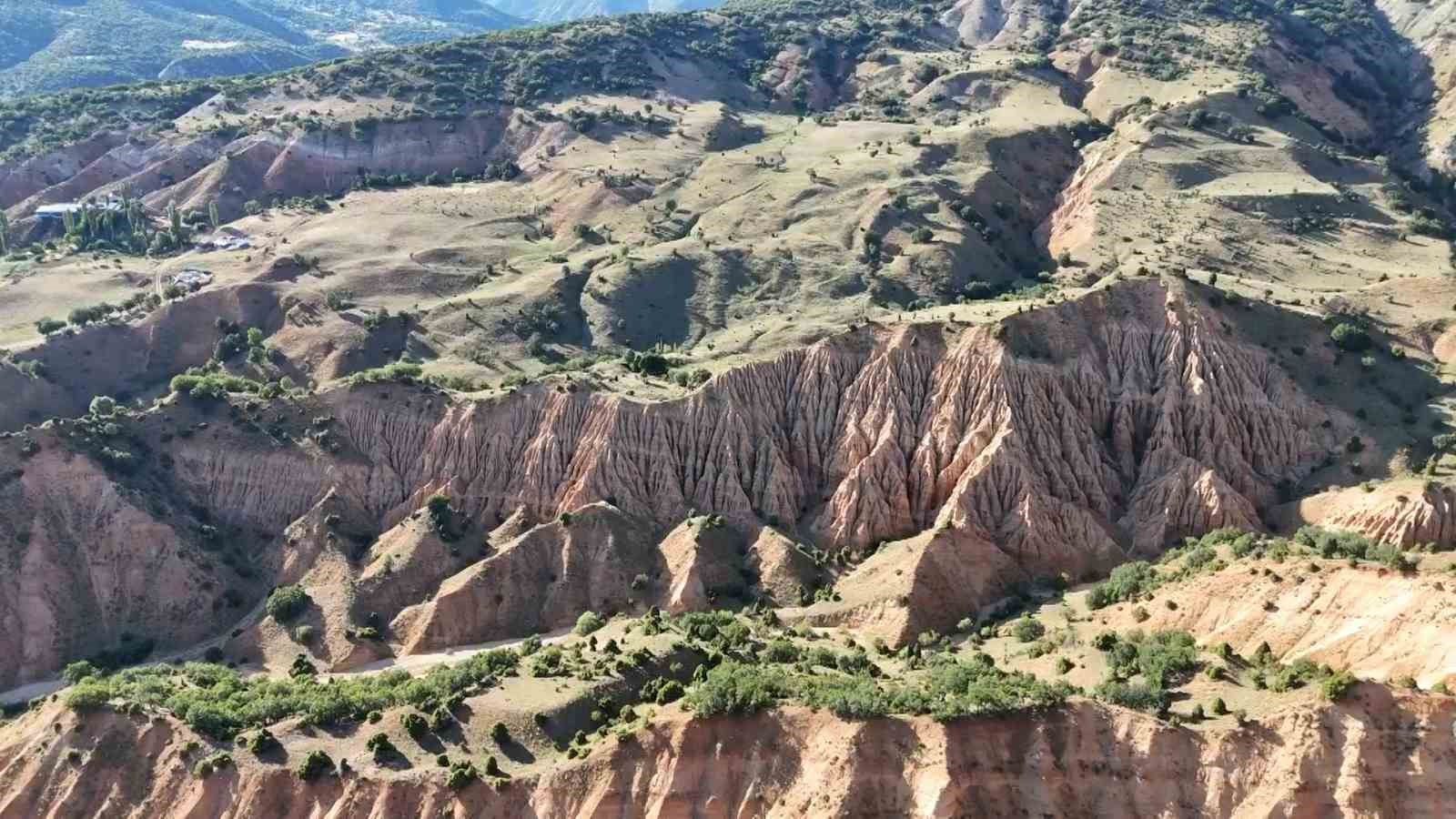 Hem ismi hem de g&ouml;r&uuml;nt&uuml;s&uuml;yle dikkat &ccedil;ekiyor, ziyaret&ccedil;ilerine eşsiz manzara sunuyor
