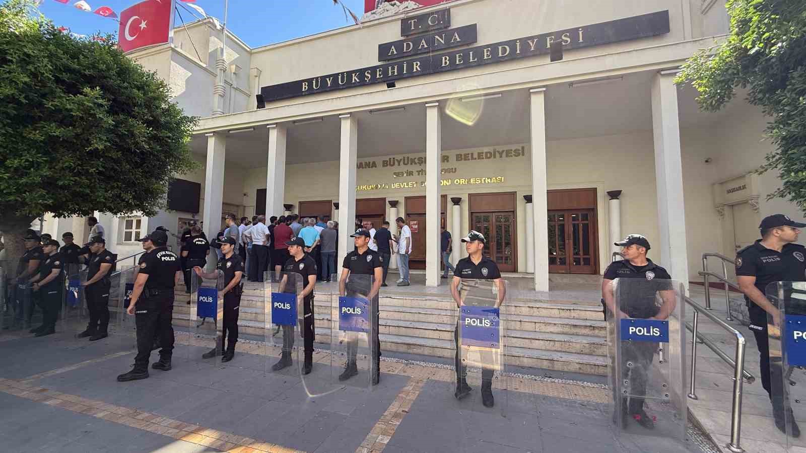 Adana B&uuml;y&uuml;kşehir Belediyesi&rsquo;nde arama tamamlandı
