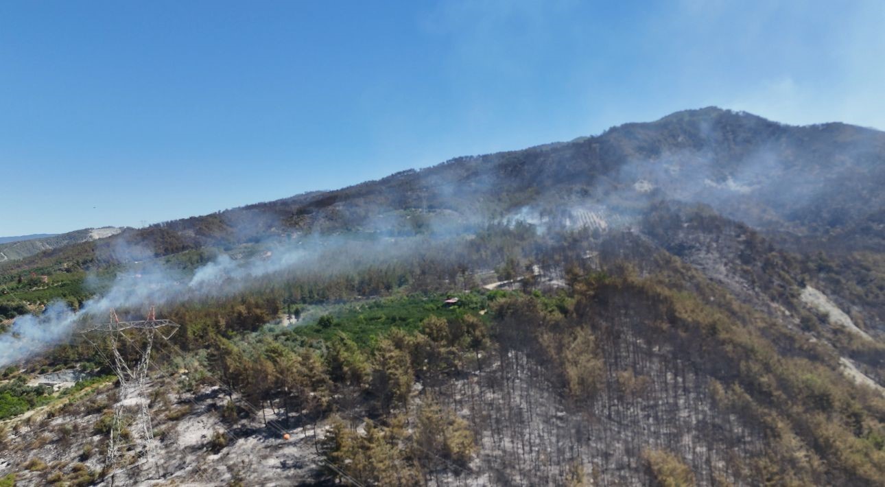 Hatay’da orman yangının etkili olduğu bölge havadan görüntülendi