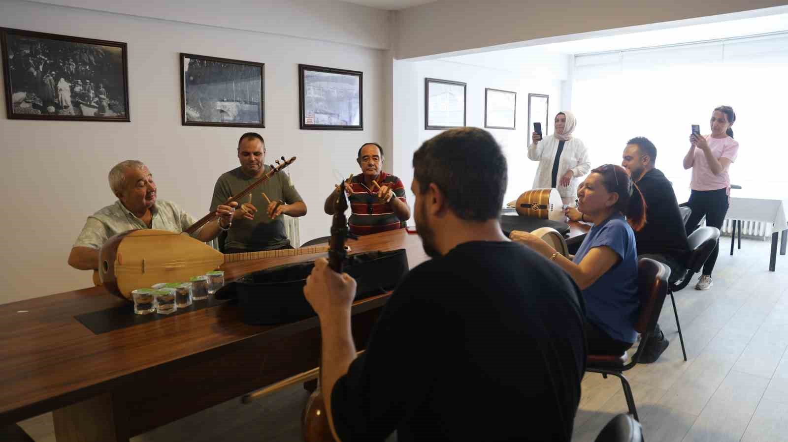 Kırşehir’de "Eski Dostlar Müzik Topluluğu" kuruluyor: Gençlere hem eğitim hem ilham