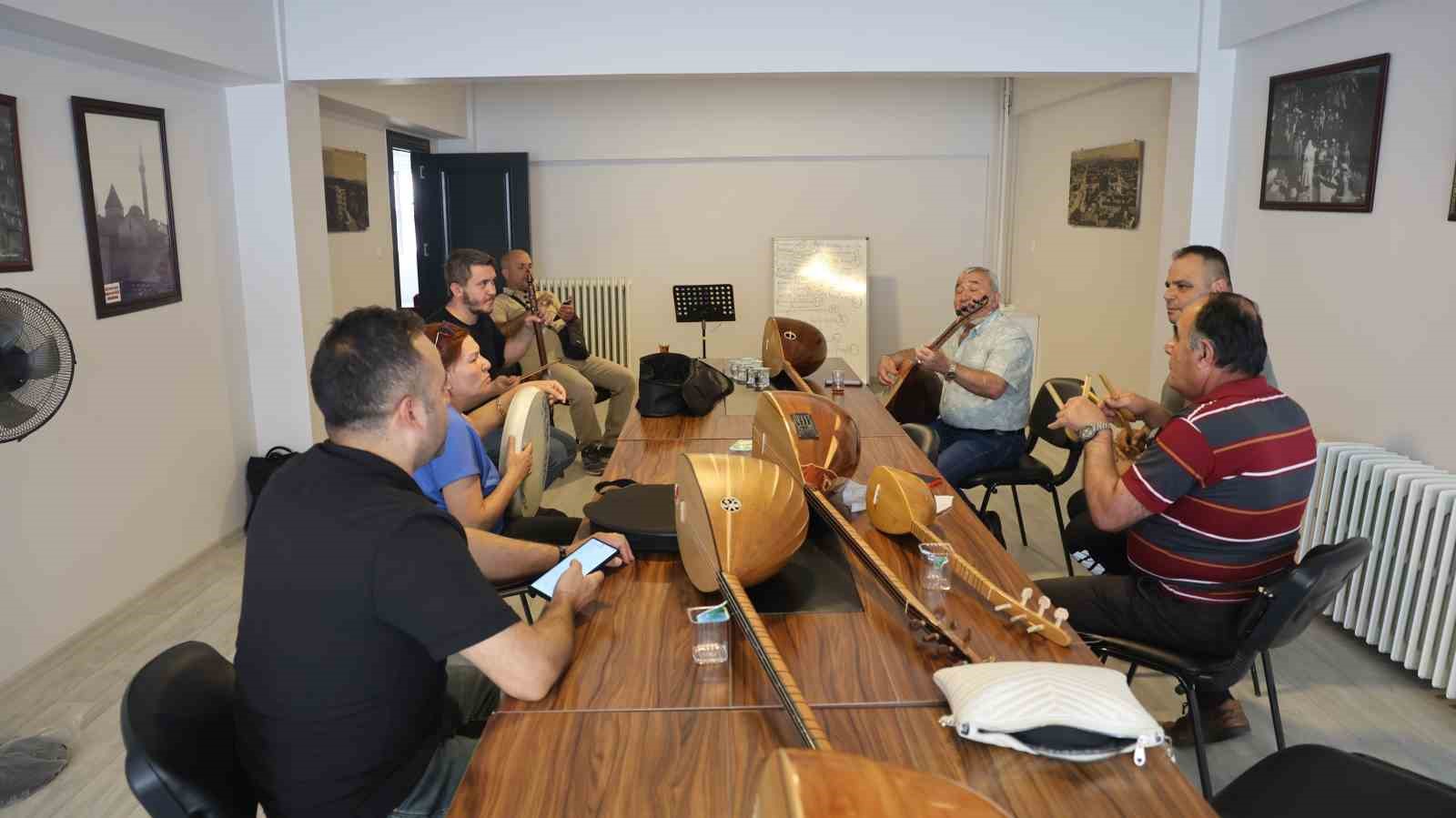 Kırşehir’de "Eski Dostlar Müzik Topluluğu" kuruluyor: Gençlere hem eğitim hem ilham
