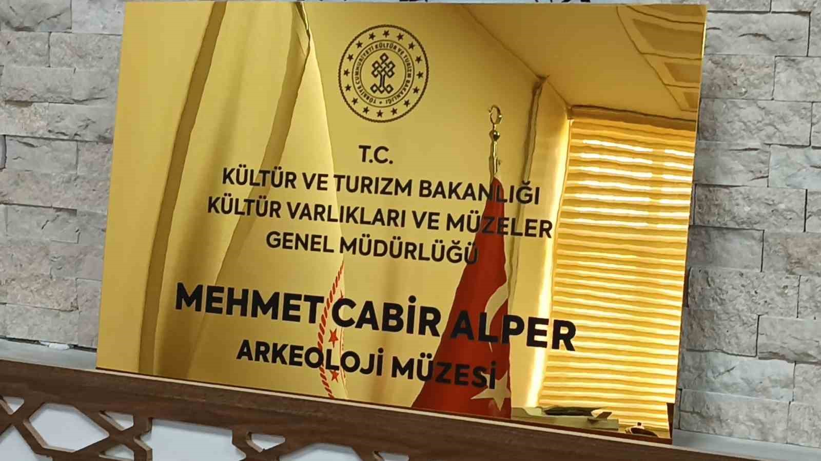 Kazada hayatını kaybeden m&uuml;ze m&uuml;d&uuml;r&uuml; Mehmet Cabir Alper&rsquo;in adı Batman M&uuml;zesi&rsquo;ne verildi
