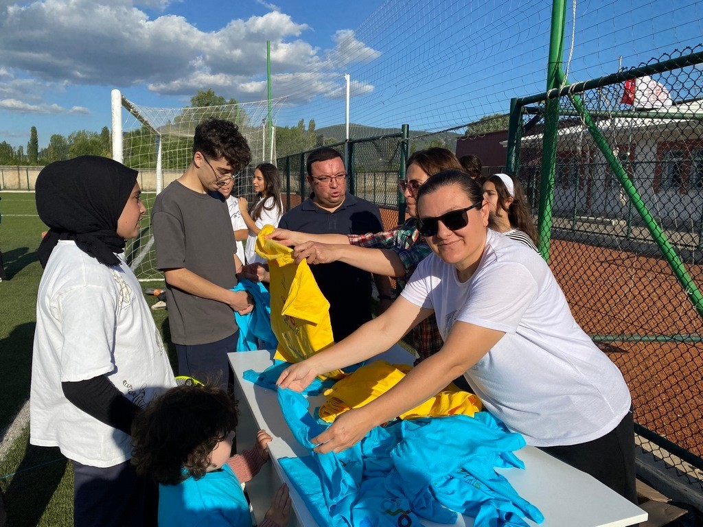 G&ouml;lpazarı&rsquo;nda gen&ccedil;ler spora ve eğitime yaz okuluyla adım atıyor
