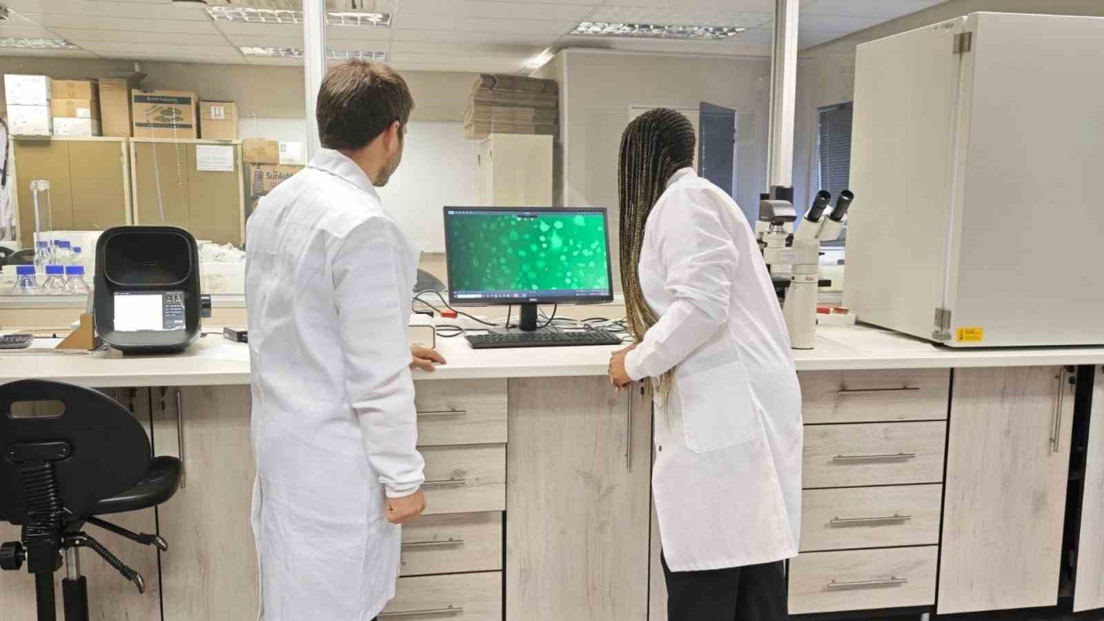 KBÜ Doktora Öğrencisi Güney Afrika’da kanser araştırmalarına katıldı