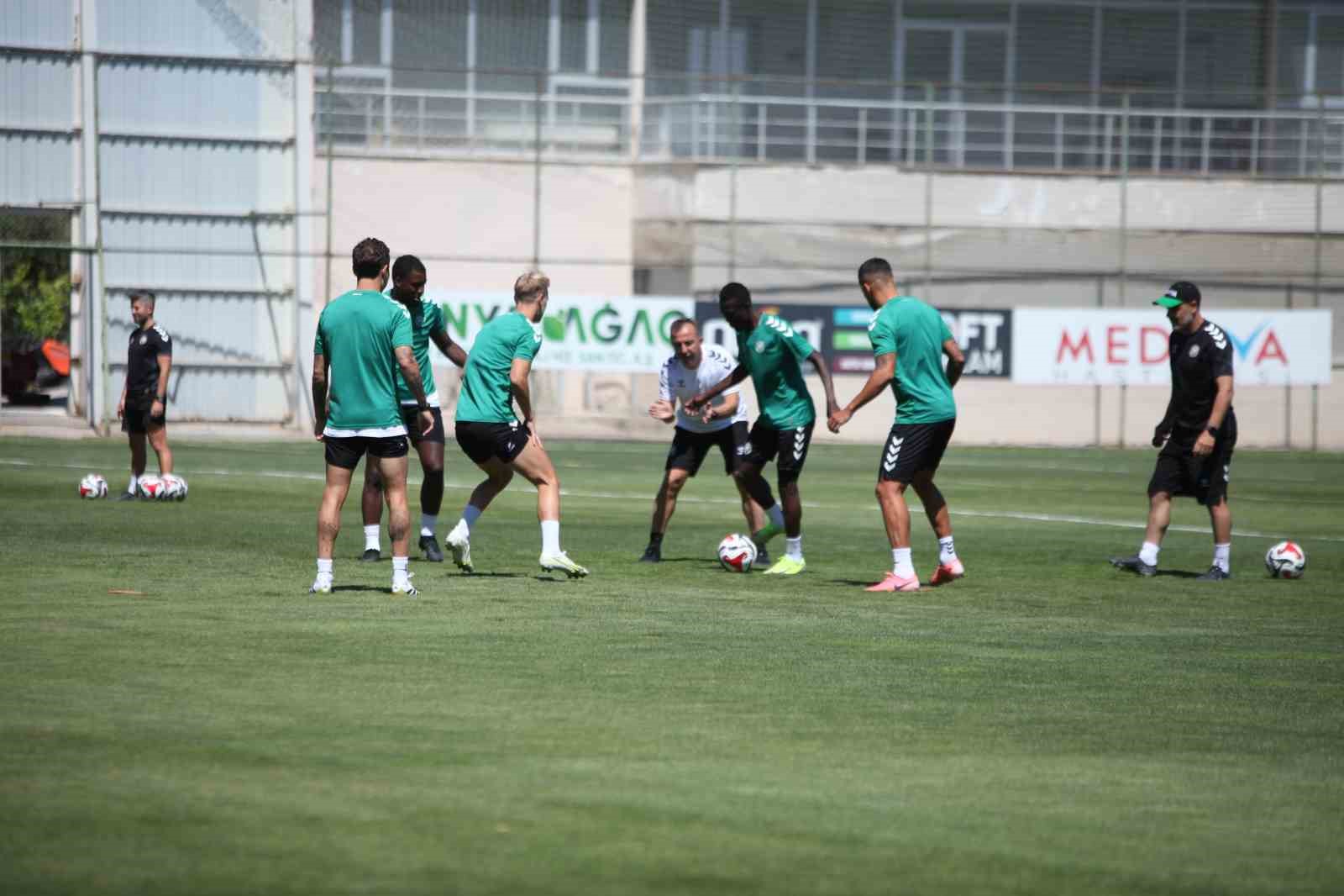 Recep Uçar: "En iyi şekilde lige girmek istiyoruz"