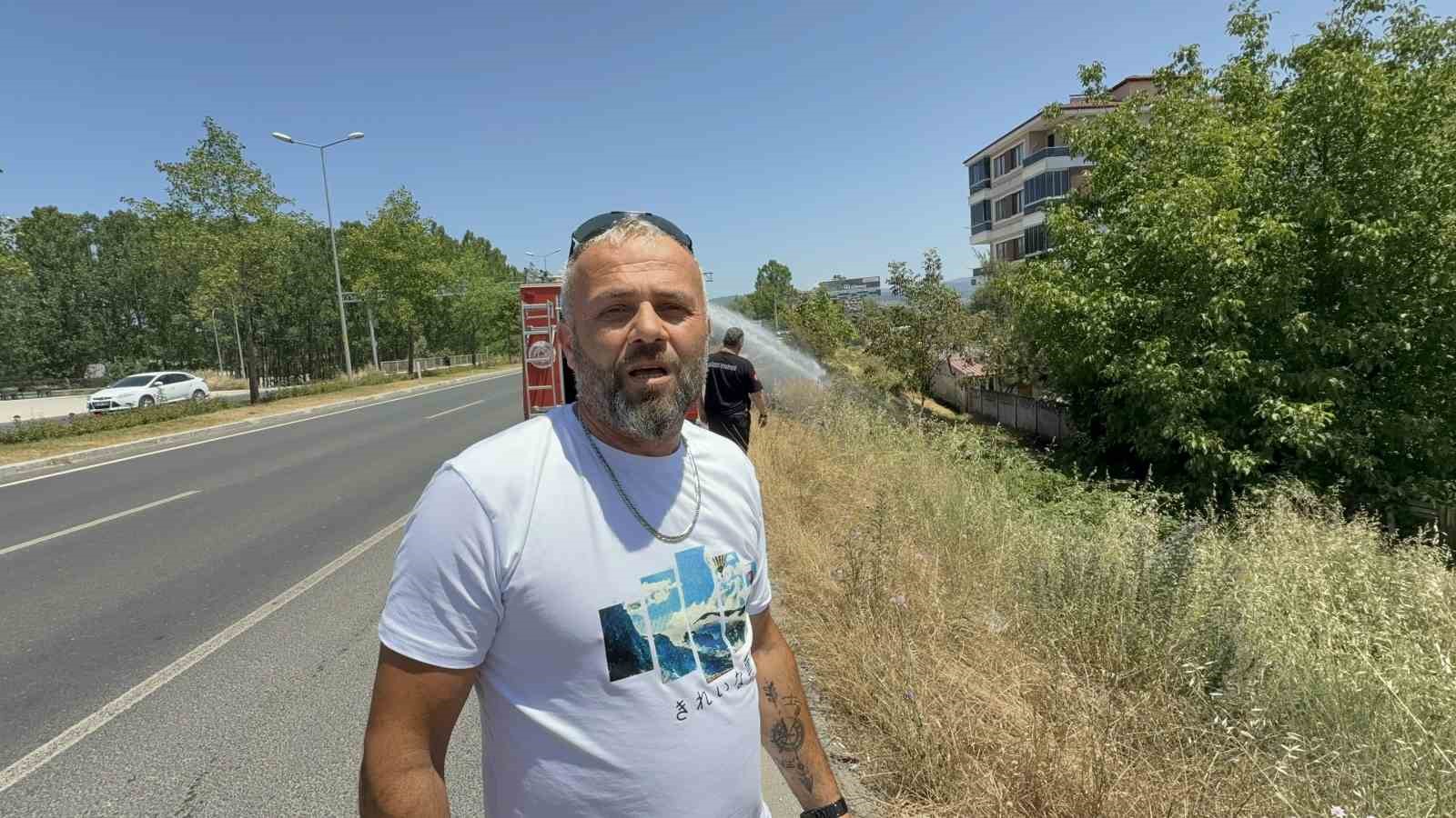 Yol kenarına atılan şişe anız yangını &ccedil;ıkarttı
