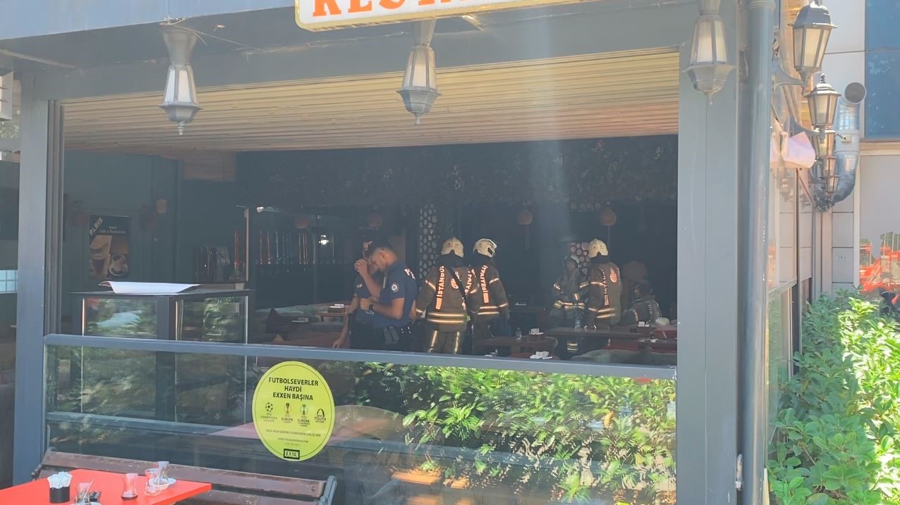 Fatih&rsquo;te otelin yemekhanesinde &ccedil;ıkan yangın paniğe yol a&ccedil;tı
