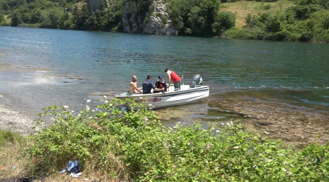Bafra&rsquo;da g&ouml;lde hipotermi ge&ccedil;iren gen&ccedil; kurtarıldı
