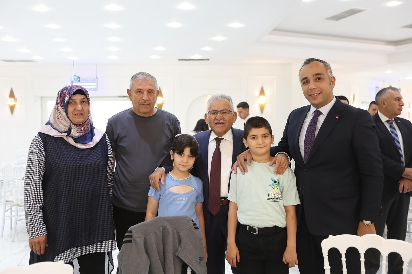 Başkan B&uuml;y&uuml;kkılı&ccedil;, yetim ve &ouml;zel &ccedil;ocuklarla buluştu
