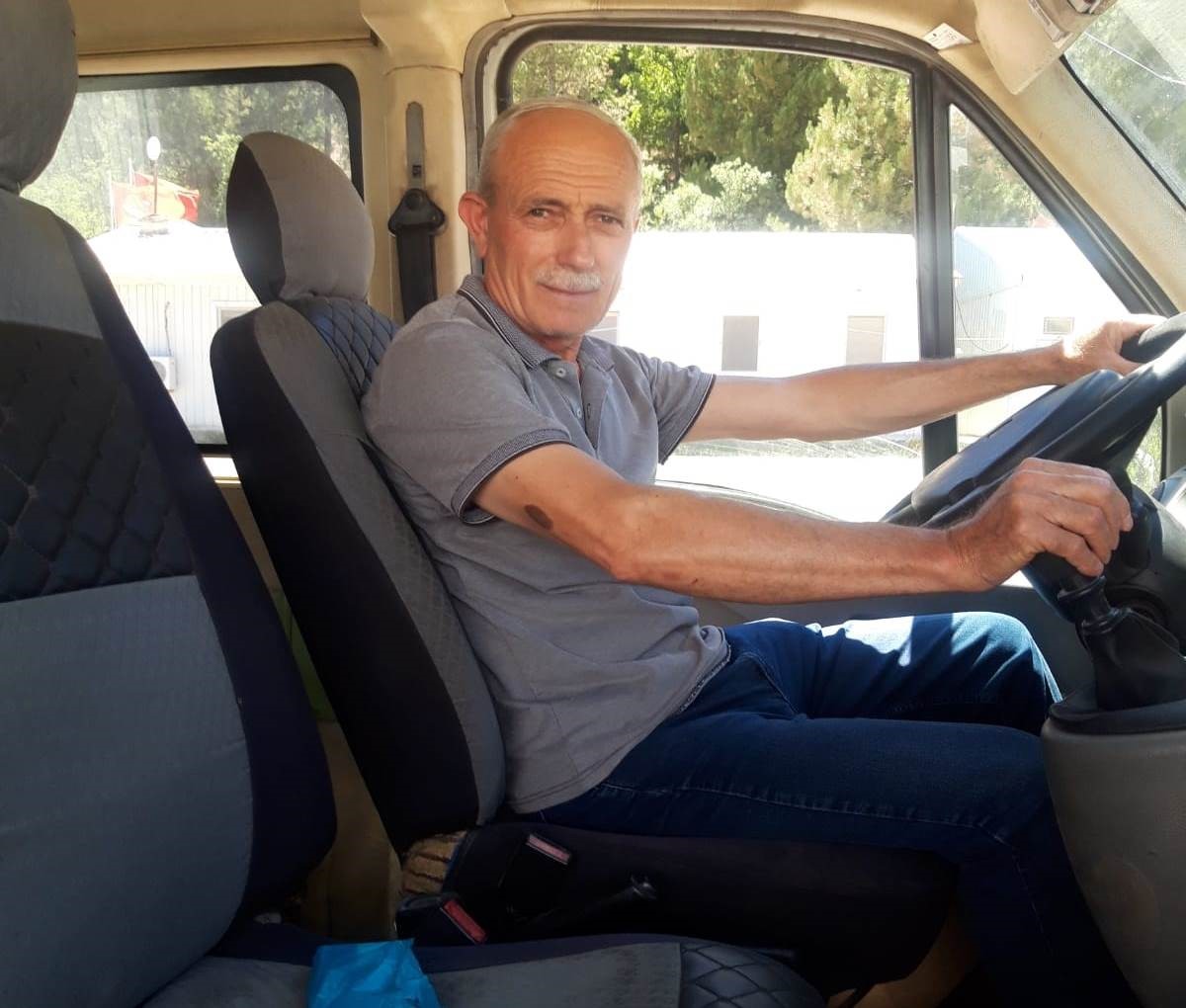 Jandarma, servis şoförünün bulduğu 5 bin lirayı sahibine teslim etti