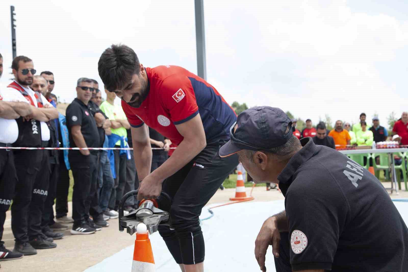 Bitlis&rsquo;te 780 arama kurtarma ekibin katıldığı akreditasyon kampı başladı
