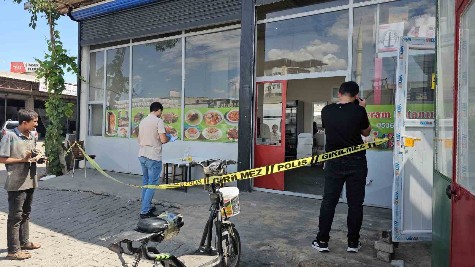 Diyarbakır’da kardeşler çatıştı, sanayide bulunan uzman çavuş ve çalışan yaralandı