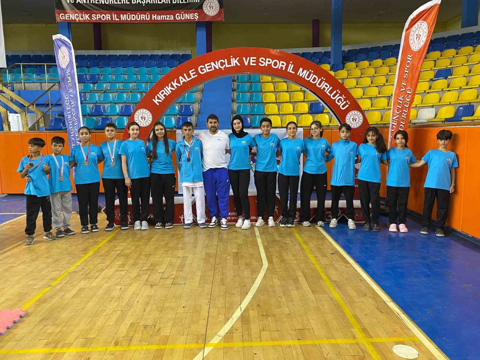 Kayserili karatecilerden 10 madalya