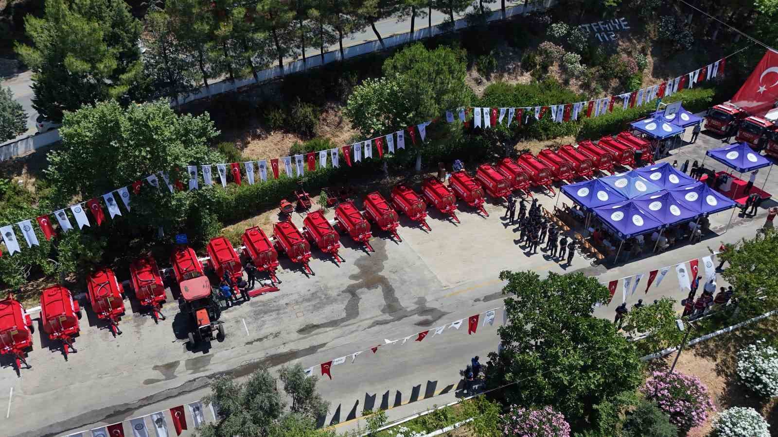 Muğla B&uuml;y&uuml;kşehir&rsquo;den kırsal mahallelere 25 yangın tankeri
