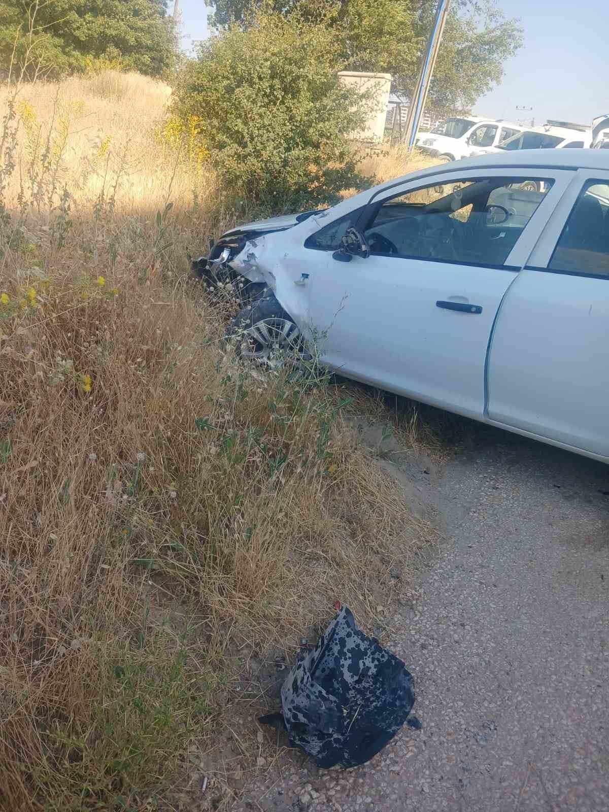 Elazığ’da otomobil ile motosiklet çarpıştı: 1’i ağır 3 yaralı