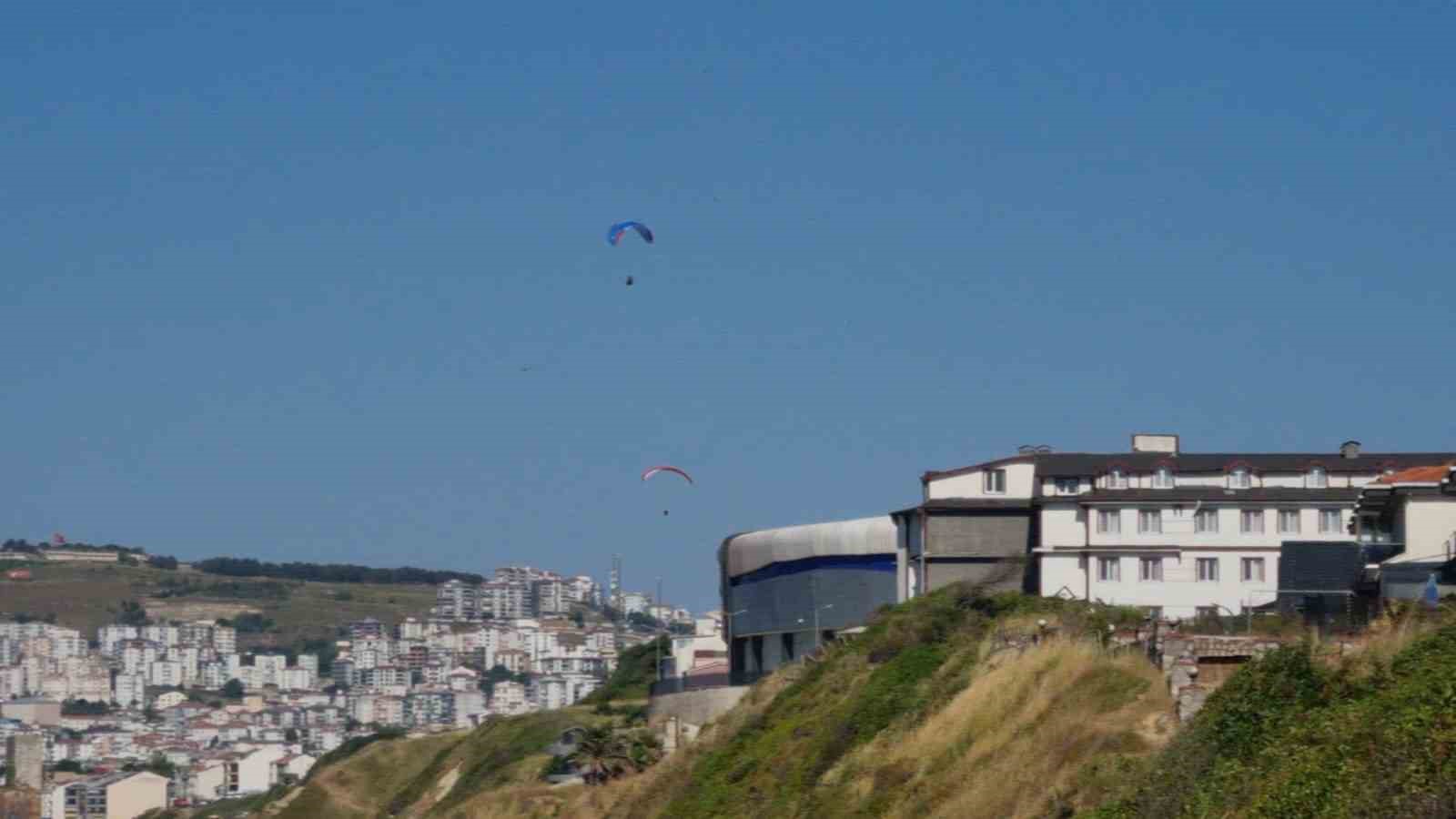 Sinop’ta yamaç paraşütü etkinliği