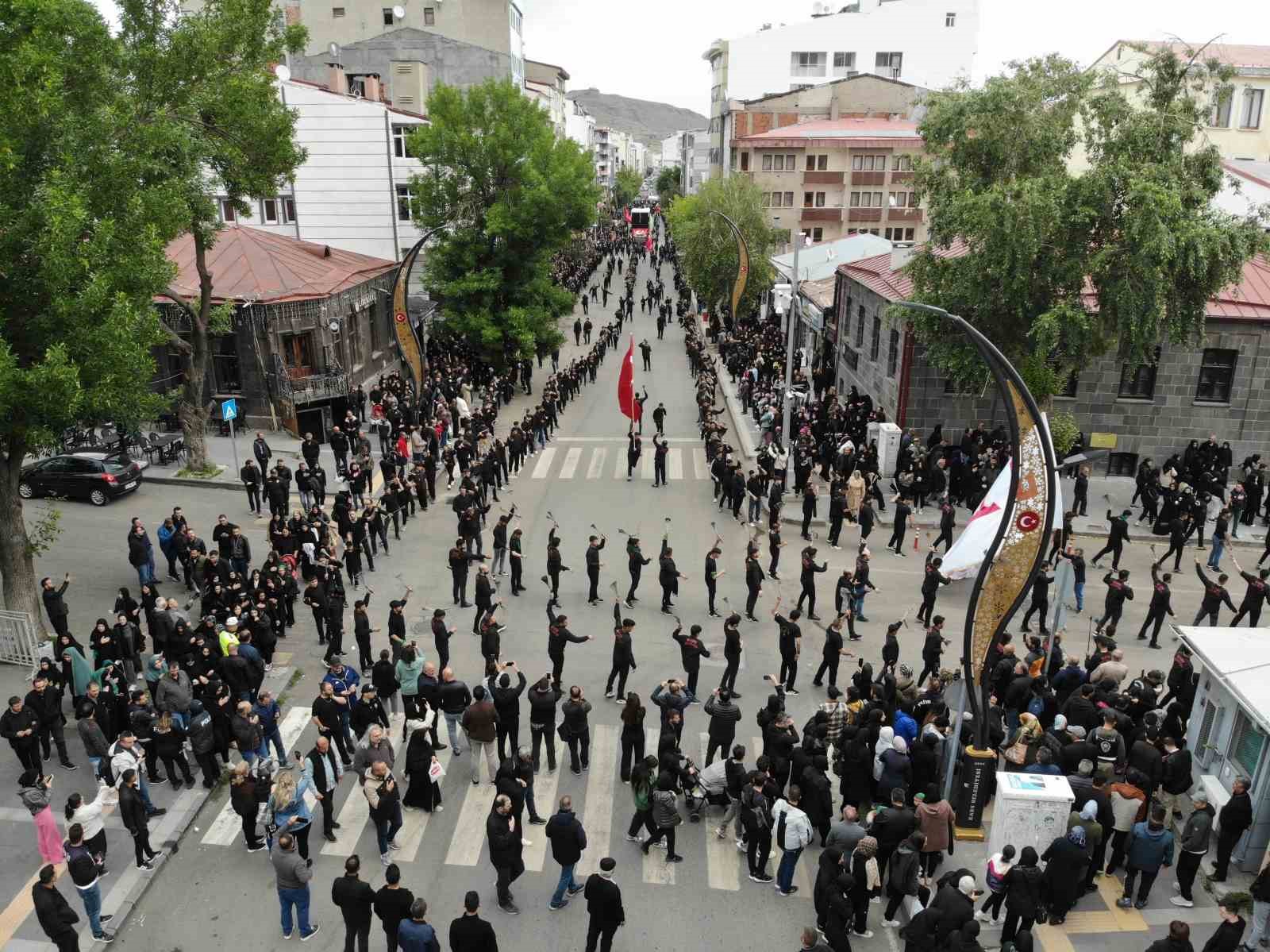 Kerbela şehitleri Kars’ta anıldı
