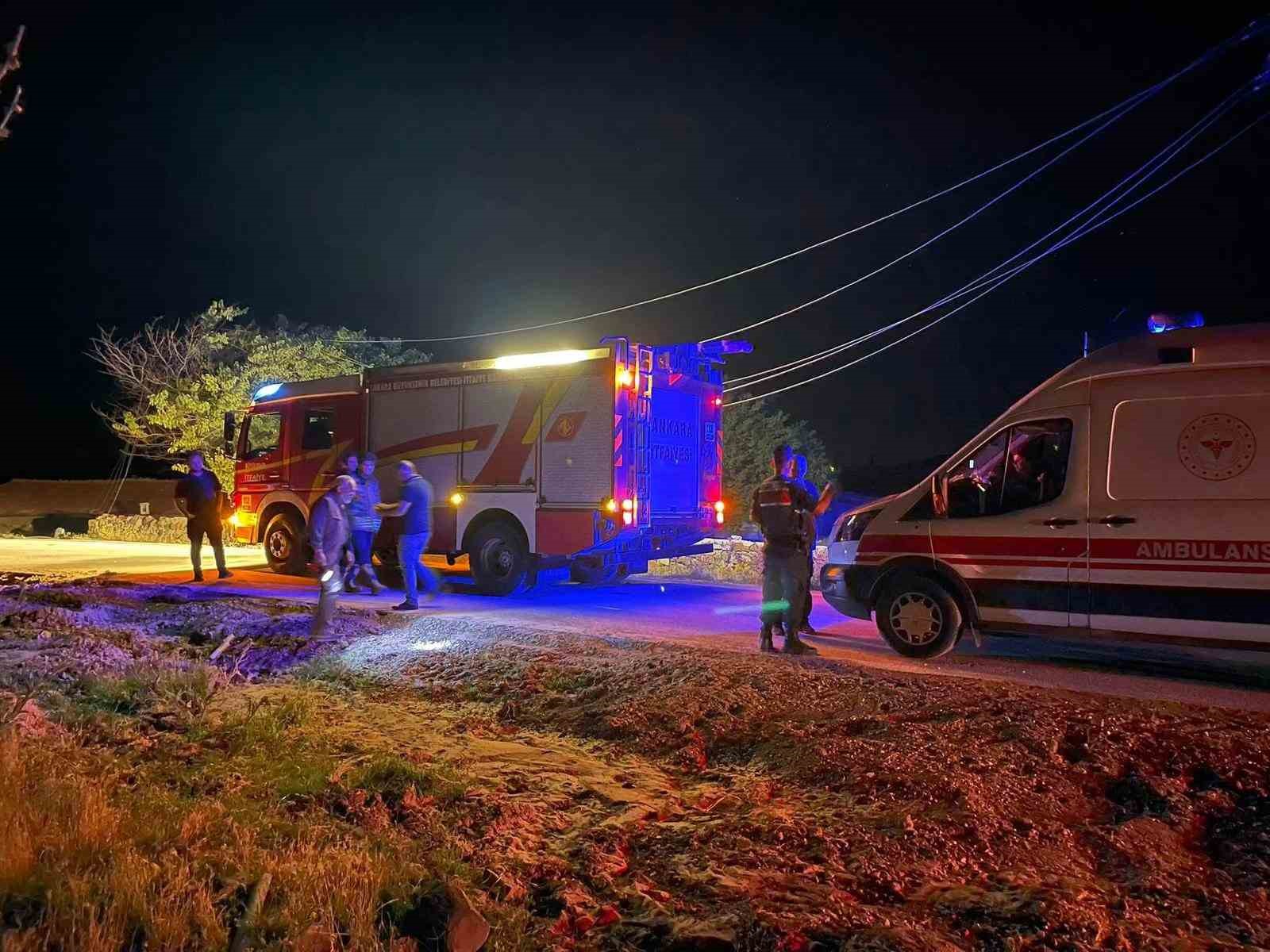 Ankara’da tır elektrik tellerine takıldı, trafo patladı