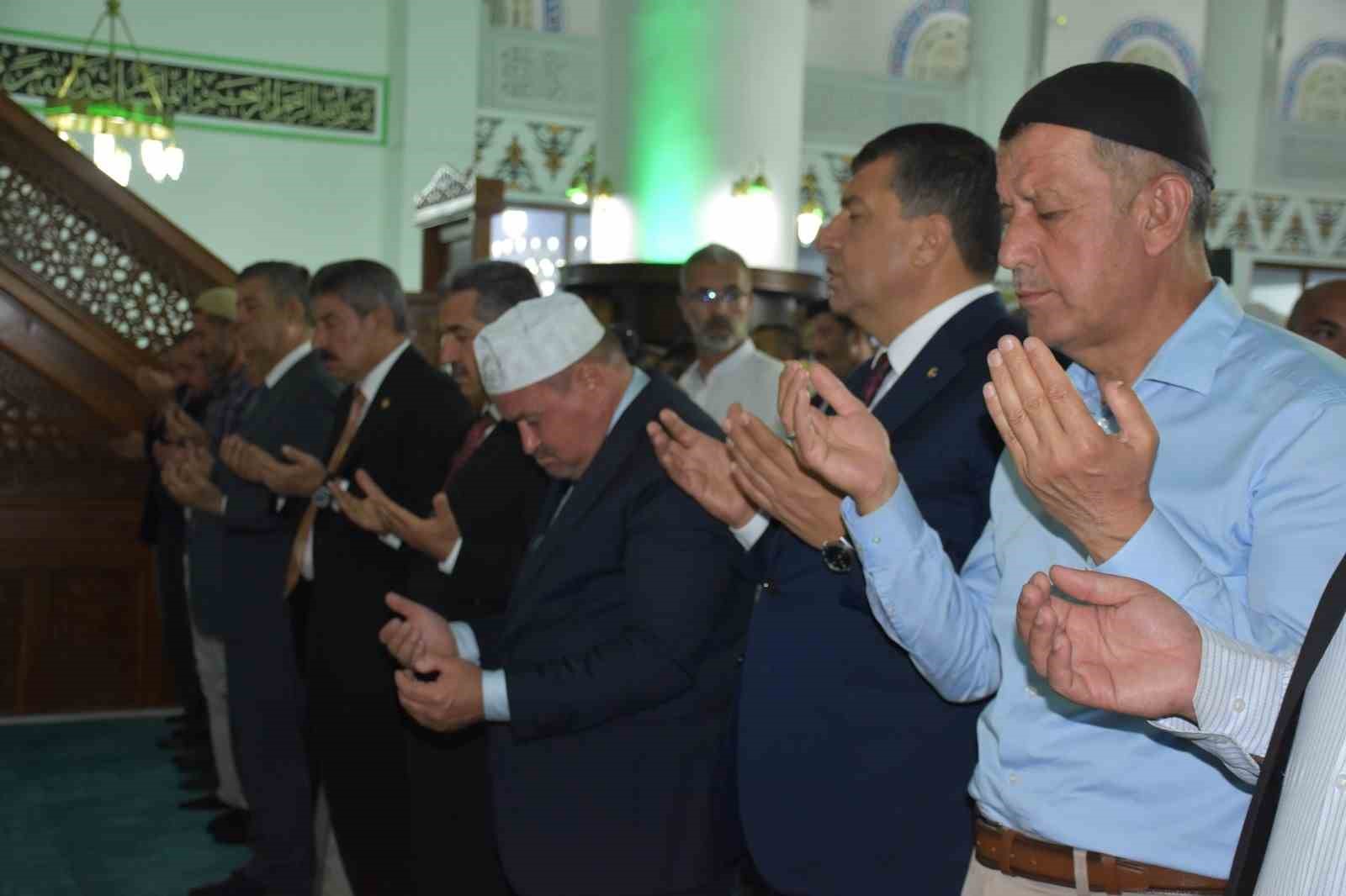 Diyanet İşleri Başkanı Erbaş’tan orman yangınları için dua