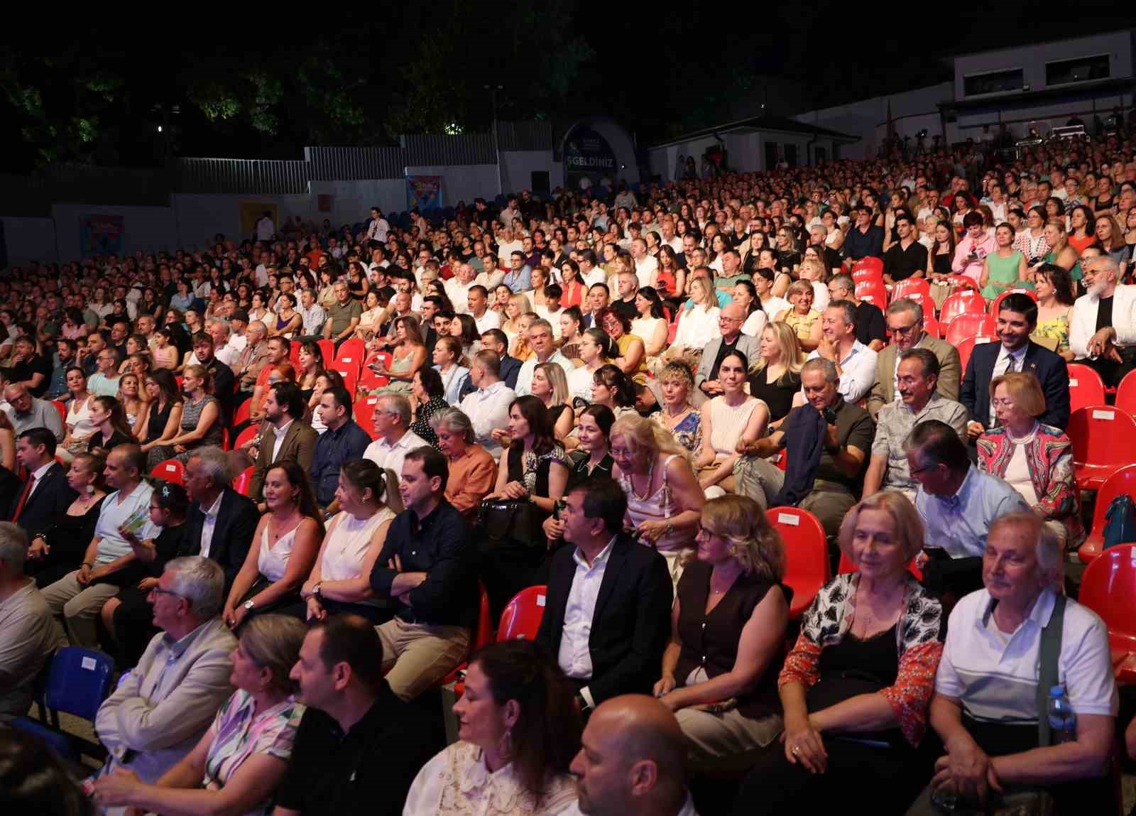 63. Uluslararası Bursa Festivali’ne muhteşem açılış