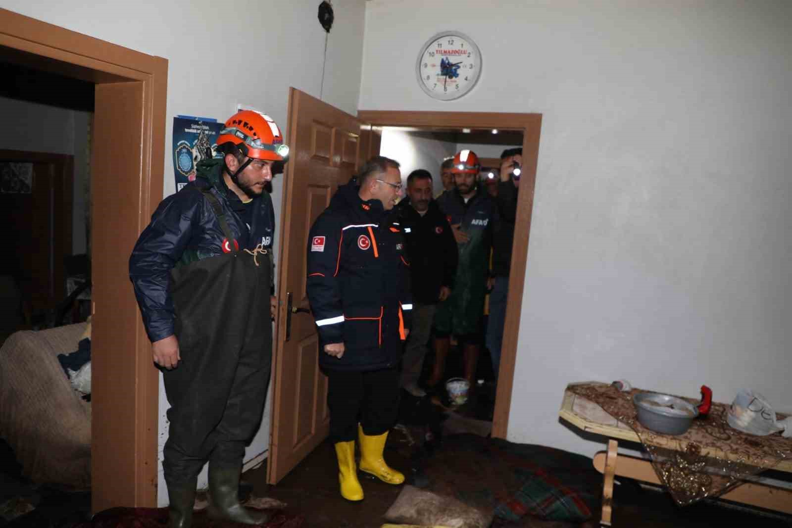 Vali Ziya Polat sel bölgesinde incelemelerde bulundu: