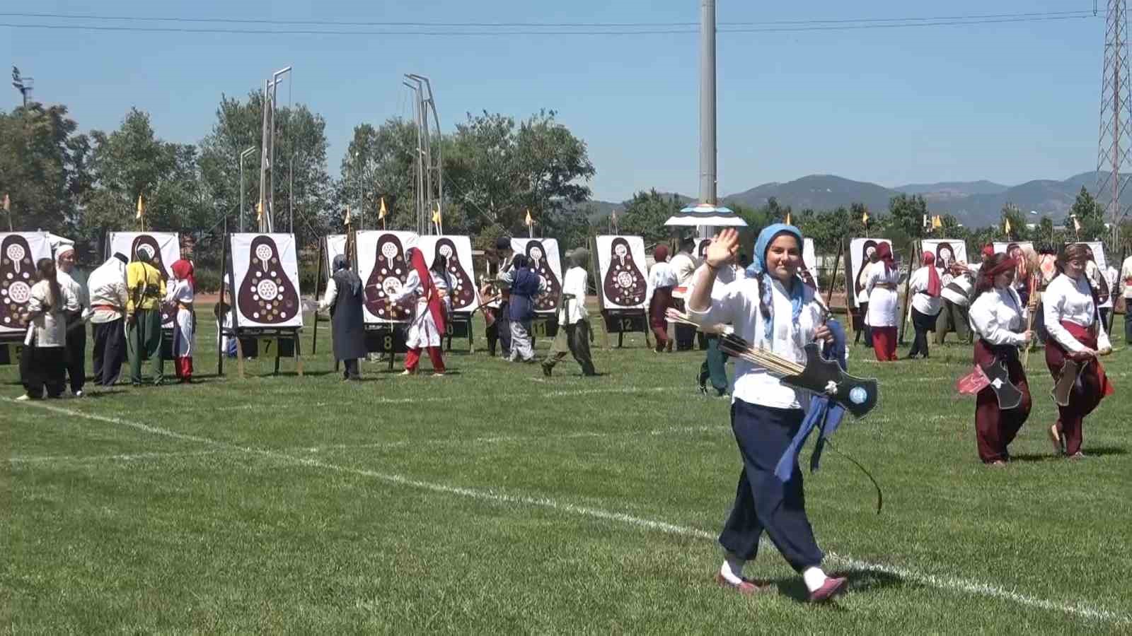 Okçuluk çocukların hem ruhuna hem bedenine iyi geliyor