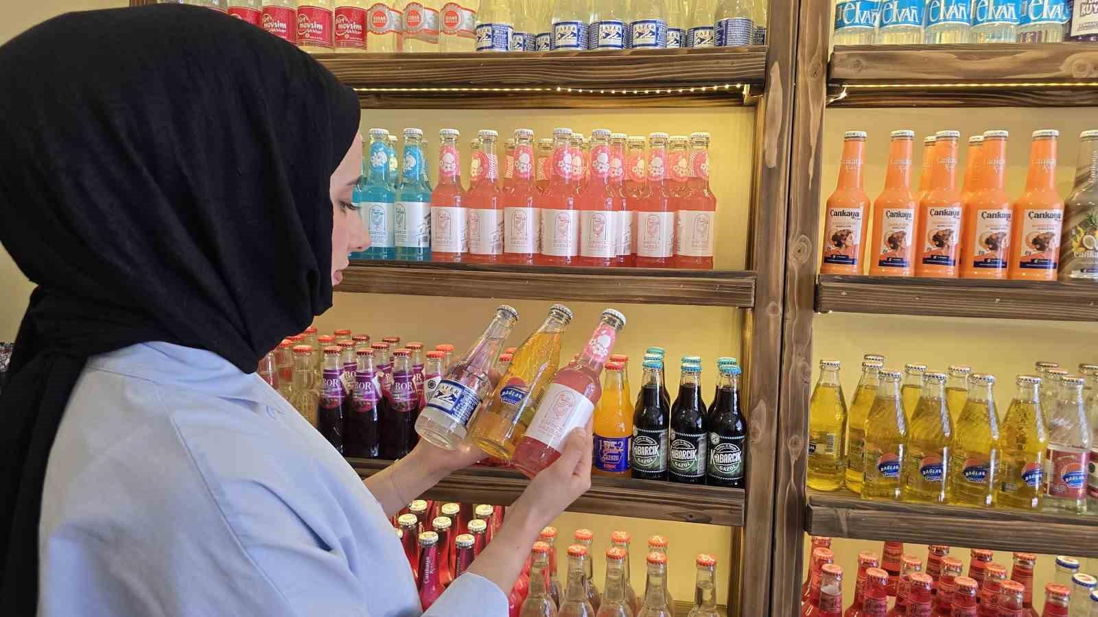 UNESCO kentindeki nostaljik gazoz dükkanı ziyaretçileri geçmişe götürüyor
