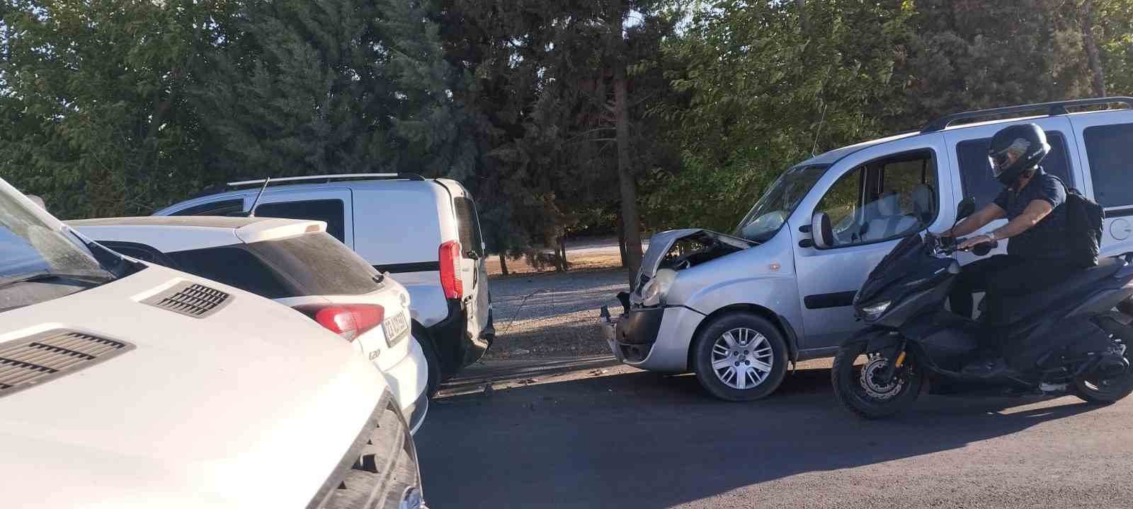 Zincirleme trafik kazasında 1 kişi yaralandı
