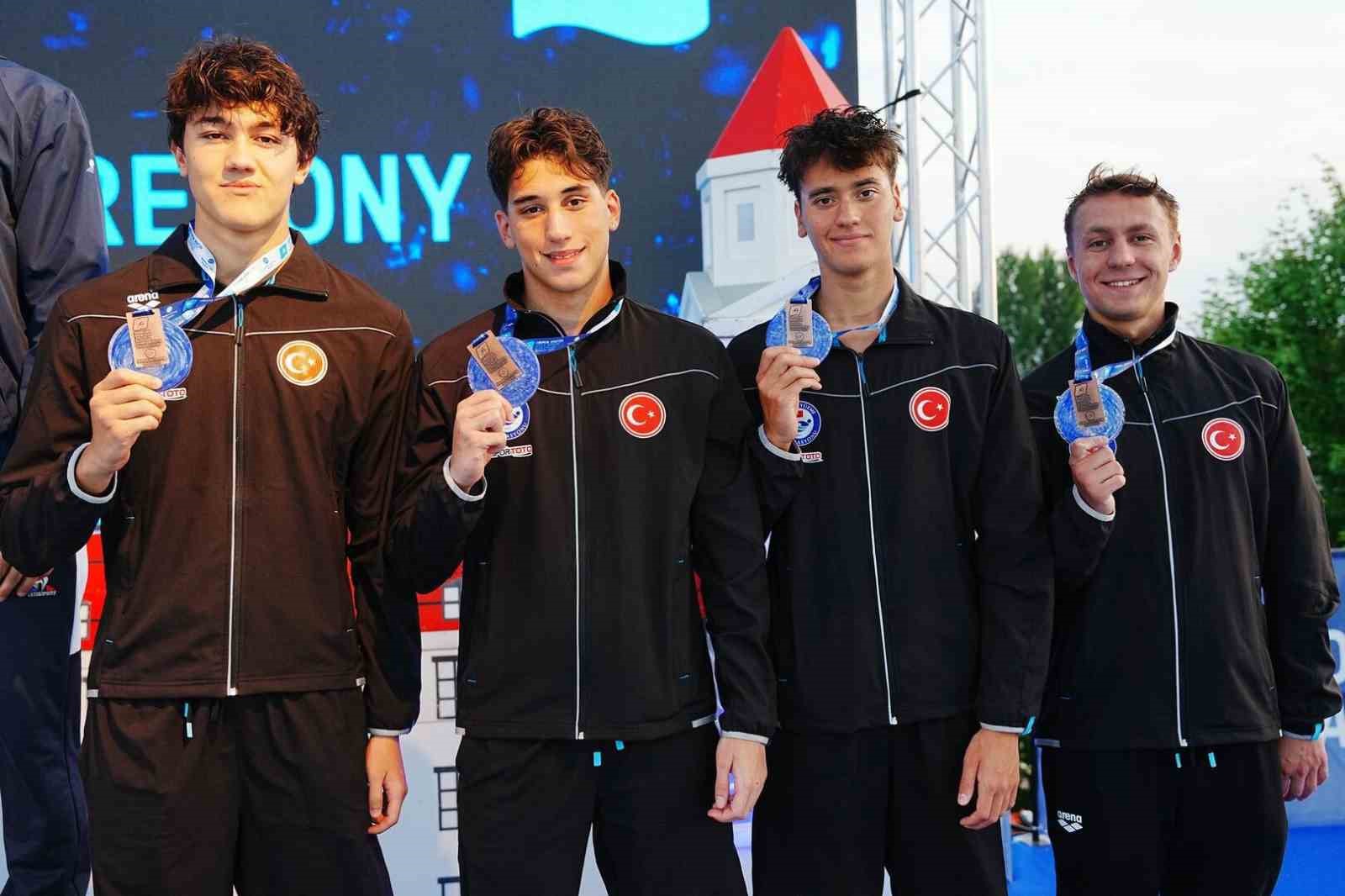 Belediyesporlu yüzücü Özgür Yonca, Avrupa üçüncüsü
