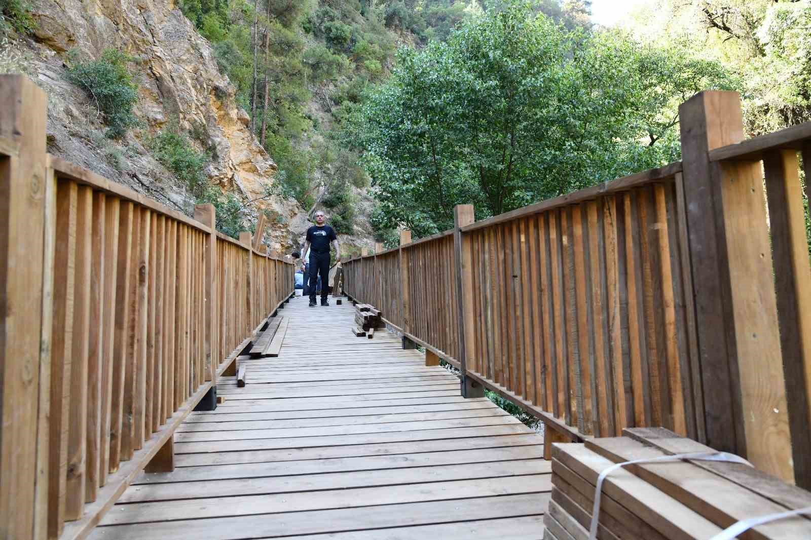 Kara&ccedil;ay Şelalesi kanyon yolu projesi hızla ilerliyor
