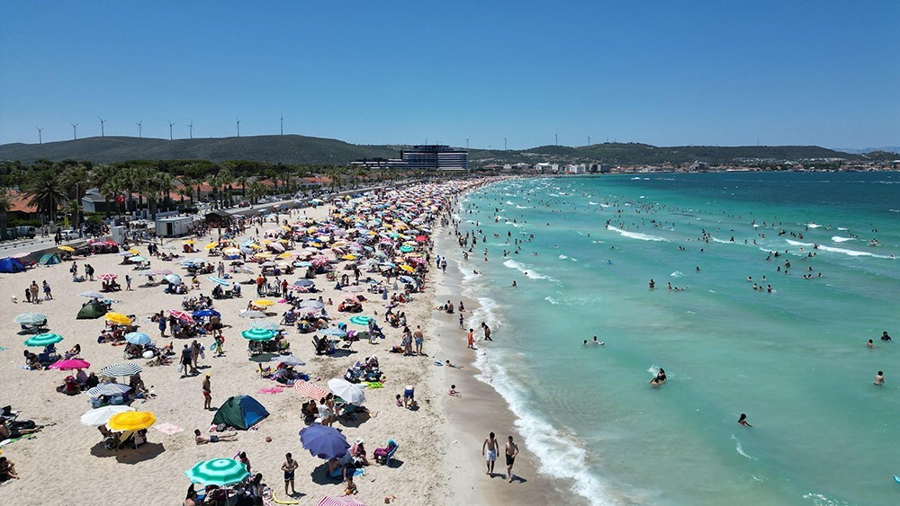 Turizm STK&rsquo;ları: "T&uuml;m oteller hizmette, &Ccedil;eşme g&uuml;vende"
